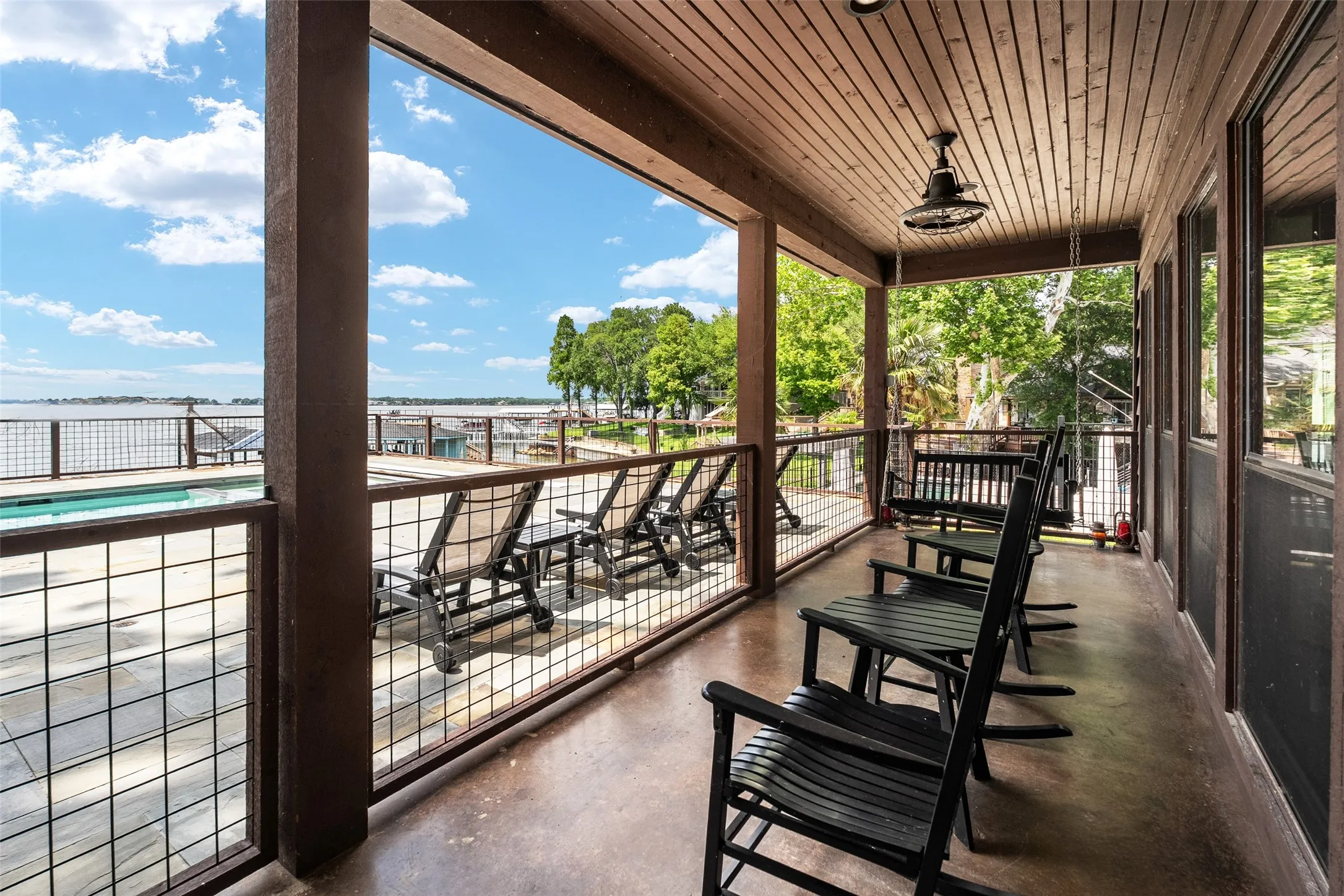 Single Family Residence For Sale in Henderson County , 143 Shoreline Drive, Star Harbor, Texas 75148, 5 Bedroom, 4 Bathroom, Garage spaces, 3,139 Sqft, built in 2008, mls#21270230, Real Estate Agent in Star Harbor, Homes For Sale in Henderson county, Homes For Sale in Star Harbor, Realtor in Star Harbor Texas, Real Estate Brokerage Independent Realty Texas, Luminita Cordes Realtor