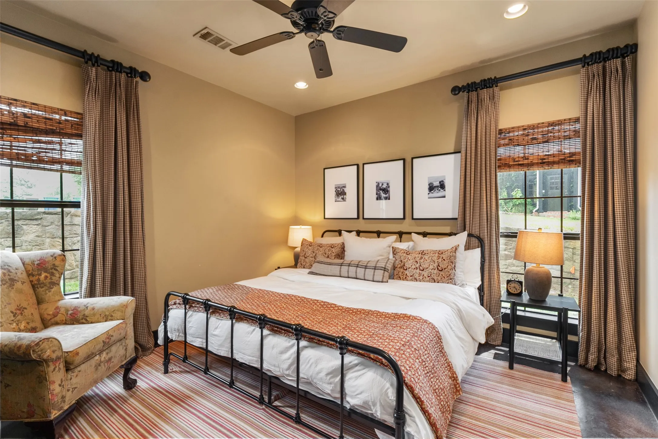 Single Family Residence For Sale in Henderson County , 143 Shoreline Drive, Star Harbor, Texas 75148, 5 Bedroom, 4 Bathroom, Garage spaces, 3,139 Sqft, built in 2008, mls#21270230, Real Estate Agent in Star Harbor, Homes For Sale in Henderson county, Homes For Sale in Star Harbor, Realtor in Star Harbor Texas, Real Estate Brokerage Independent Realty Texas, Luminita Cordes Realtor
