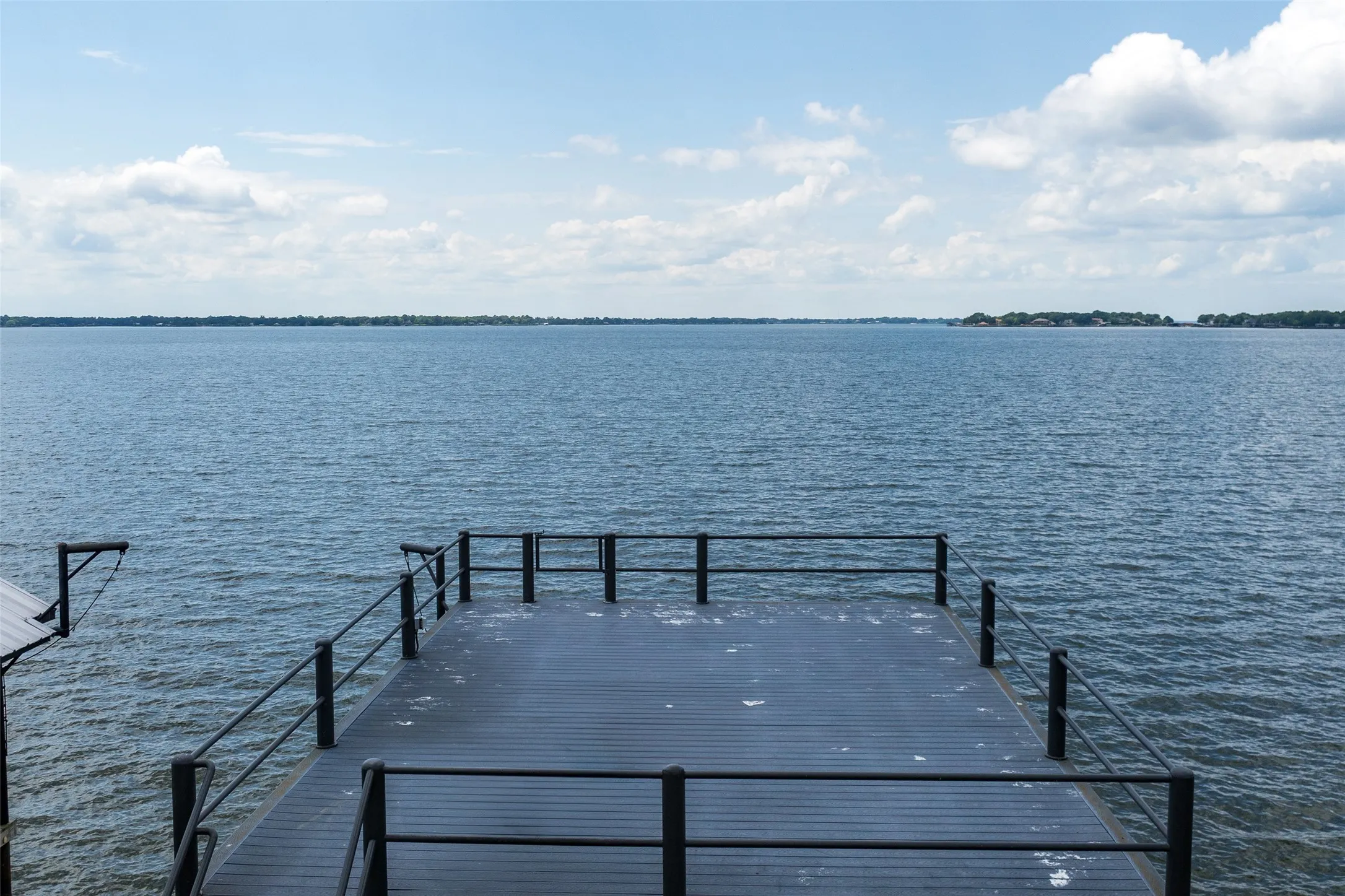 Single Family Residence For Sale in Henderson County , 143 Shoreline Drive, Star Harbor, Texas 75148, 5 Bedroom, 4 Bathroom, Garage spaces, 3,139 Sqft, built in 2008, mls#21270230, Real Estate Agent in Star Harbor, Homes For Sale in Henderson county, Homes For Sale in Star Harbor, Realtor in Star Harbor Texas, Real Estate Brokerage Independent Realty Texas, Luminita Cordes Realtor