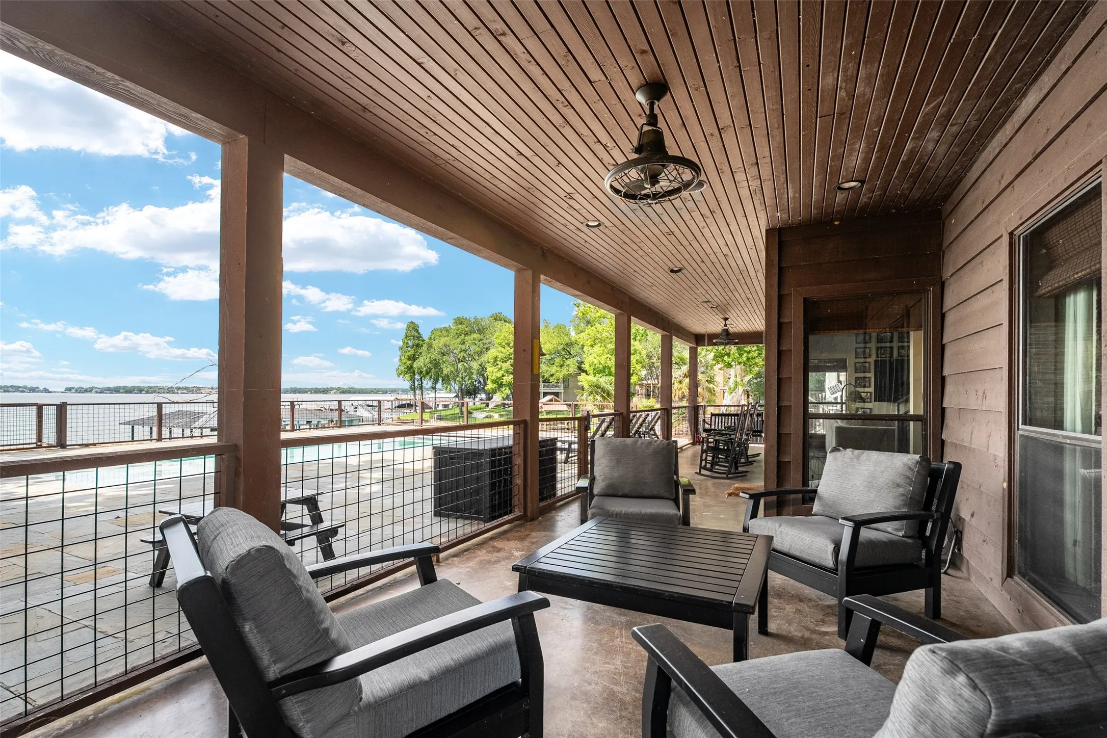 Single Family Residence For Sale in Henderson County , 143 Shoreline Drive, Star Harbor, Texas 75148, 5 Bedroom, 4 Bathroom, Garage spaces, 3,139 Sqft, built in 2008, mls#21270230, Real Estate Agent in Star Harbor, Homes For Sale in Henderson county, Homes For Sale in Star Harbor, Realtor in Star Harbor Texas, Real Estate Brokerage Independent Realty Texas, Luminita Cordes Realtor