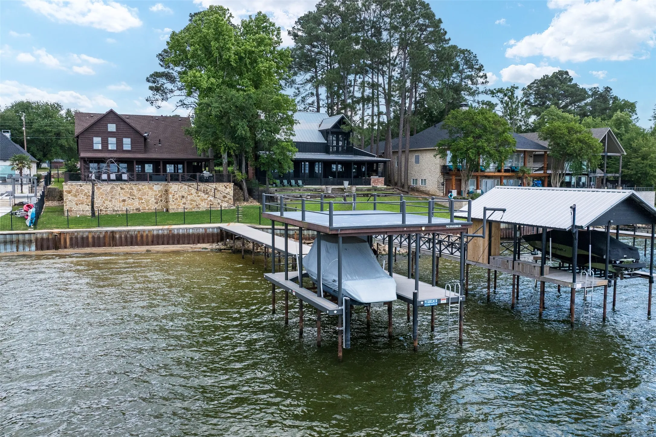 Single Family Residence For Sale in Henderson County , 143 Shoreline Drive, Star Harbor, Texas 75148, 5 Bedroom, 4 Bathroom, Garage spaces, 3,139 Sqft, built in 2008, mls#21270230, Real Estate Agent in Star Harbor, Homes For Sale in Henderson county, Homes For Sale in Star Harbor, Realtor in Star Harbor Texas, Real Estate Brokerage Independent Realty Texas, Luminita Cordes Realtor