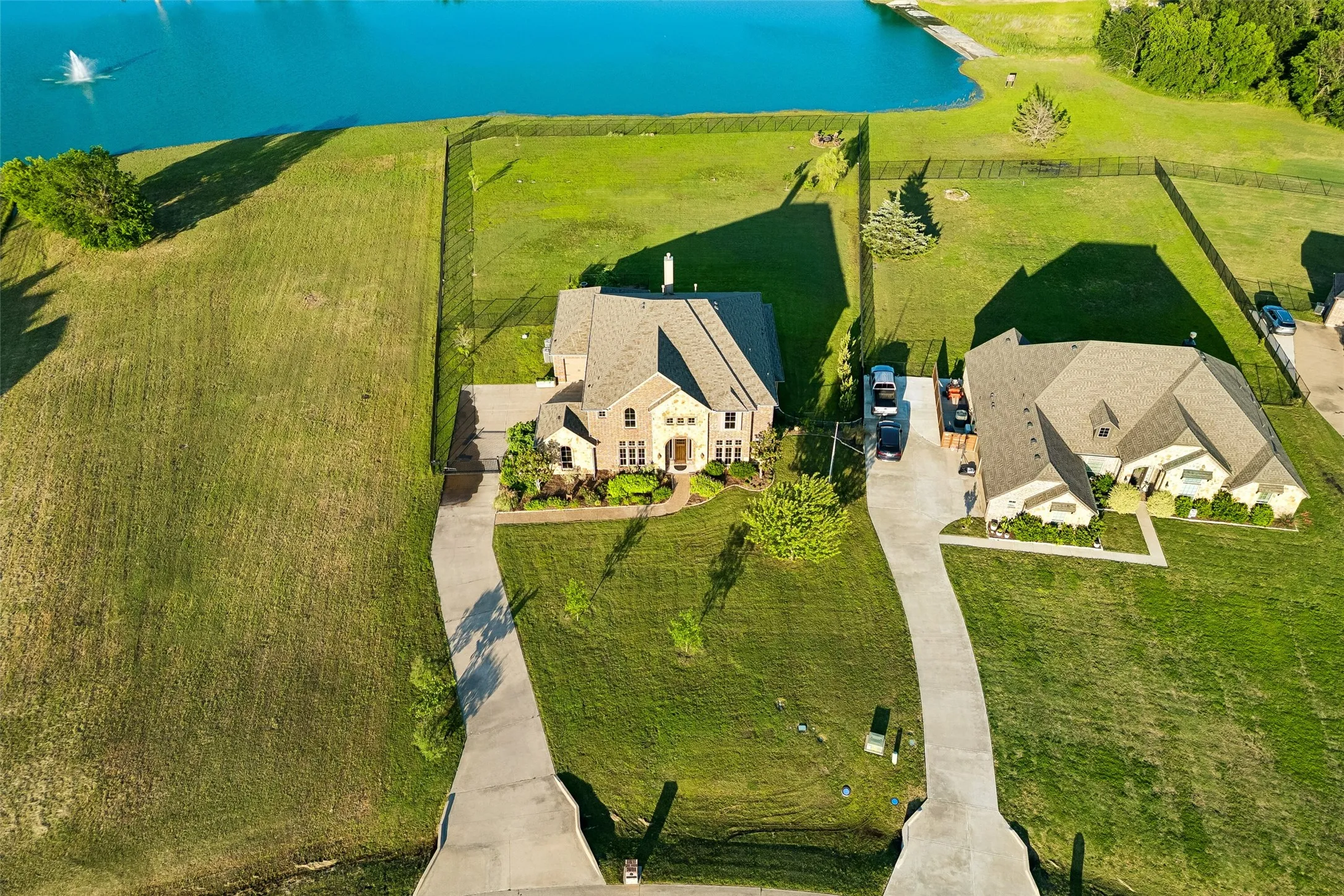 Single Family Residence For Sale in Rockwall County , 3030 Wincrest Drive, Rockwall, Texas 75032, 5 Bedroom, 5 Bathroom, 3 Garage spaces, 4,493 Sqft, built in 2014, mls#21266159, Real Estate Agent in Rockwall, Homes For Sale in Rockwall county, Homes For Sale in Rockwall, Realtor in Rockwall Texas, Real Estate Brokerage Independent Realty Texas, Luminita Cordes Realtor