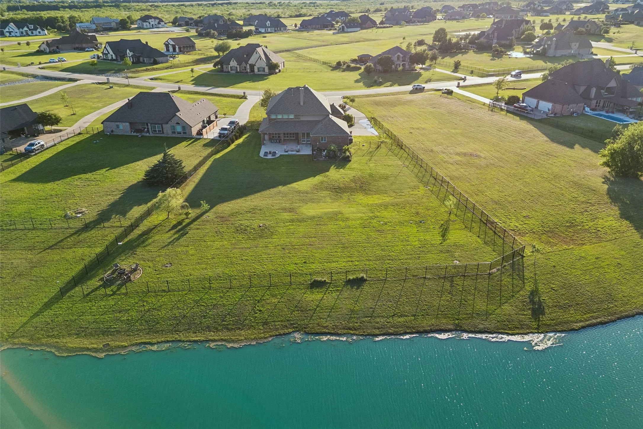 Single Family Residence For Sale in Rockwall County , 3030 Wincrest Drive, Rockwall, Texas 75032, 5 Bedroom, 5 Bathroom, 3 Garage spaces, 4,493 Sqft, built in 2014, mls#21266159, Real Estate Agent in Rockwall, Homes For Sale in Rockwall county, Homes For Sale in Rockwall, Realtor in Rockwall Texas, Real Estate Brokerage Independent Realty Texas, Luminita Cordes Realtor