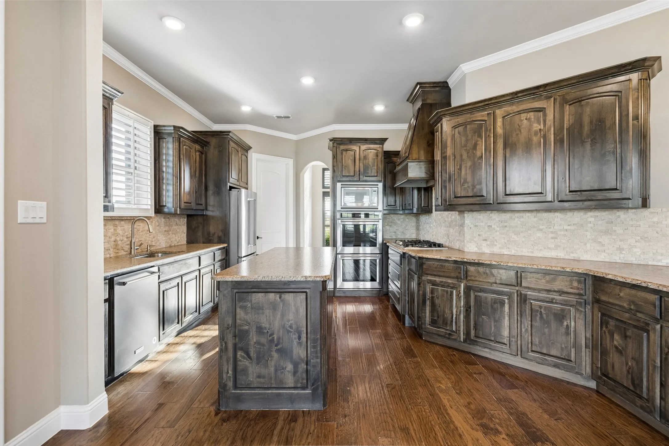 Single Family Residence For Sale in Rockwall County , 3030 Wincrest Drive, Rockwall, Texas 75032, 5 Bedroom, 5 Bathroom, 3 Garage spaces, 4,493 Sqft, built in 2014, mls#21266159, Real Estate Agent in Rockwall, Homes For Sale in Rockwall county, Homes For Sale in Rockwall, Realtor in Rockwall Texas, Real Estate Brokerage Independent Realty Texas, Luminita Cordes Realtor