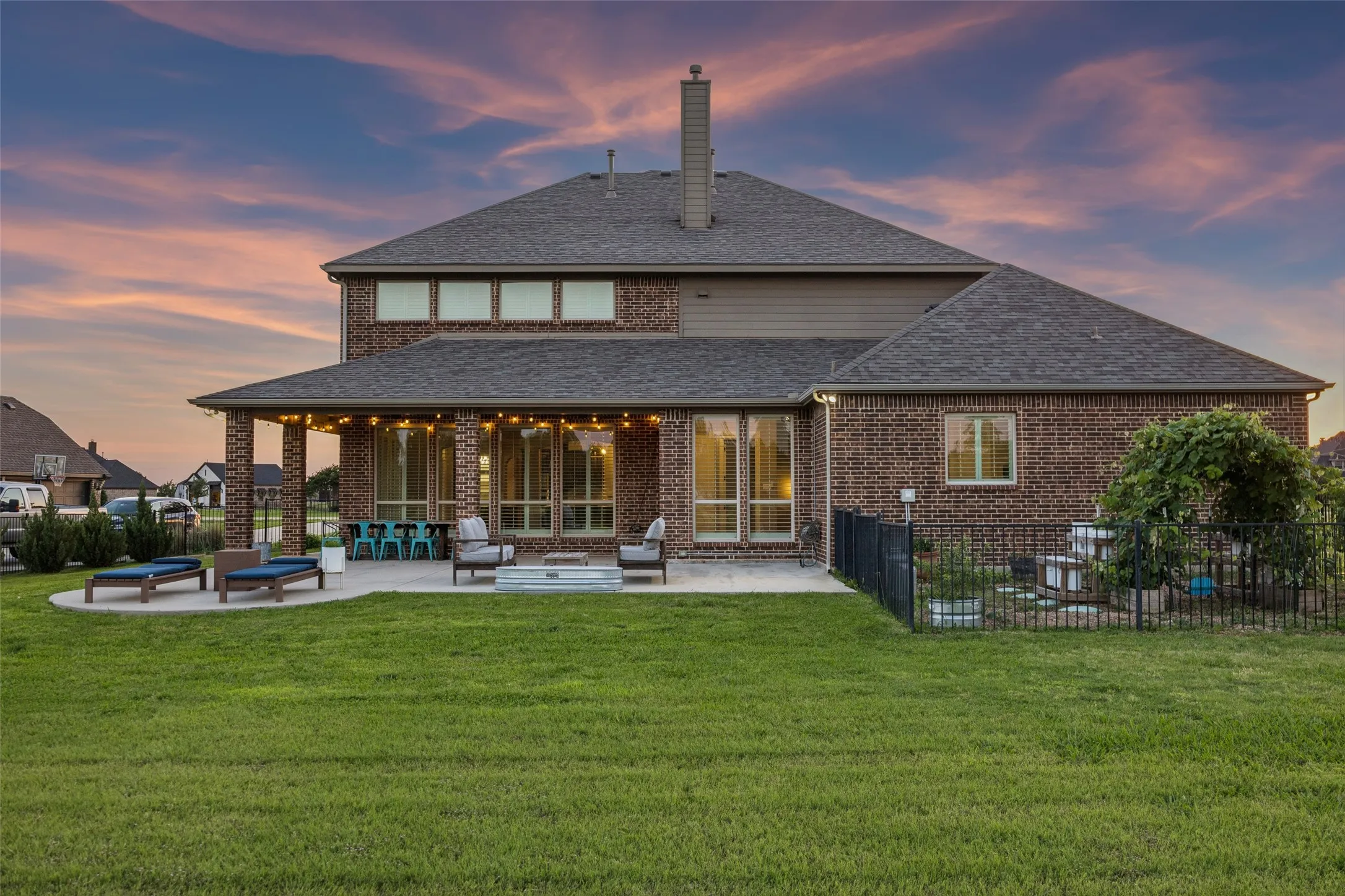 Single Family Residence For Sale in Rockwall County , 3030 Wincrest Drive, Rockwall, Texas 75032, 5 Bedroom, 5 Bathroom, 3 Garage spaces, 4,493 Sqft, built in 2014, mls#21266159, Real Estate Agent in Rockwall, Homes For Sale in Rockwall county, Homes For Sale in Rockwall, Realtor in Rockwall Texas, Real Estate Brokerage Independent Realty Texas, Luminita Cordes Realtor