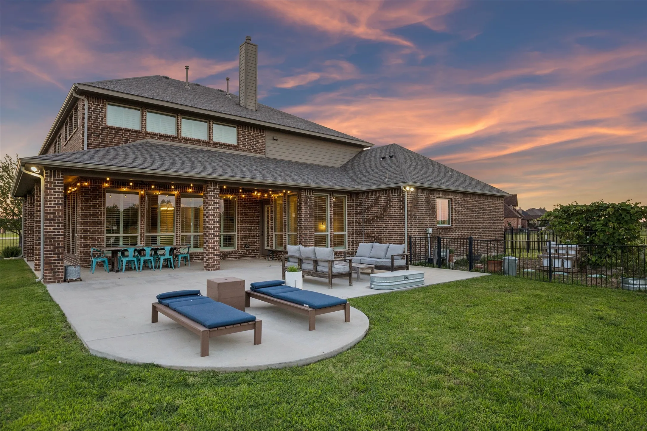 Single Family Residence For Sale in Rockwall County , 3030 Wincrest Drive, Rockwall, Texas 75032, 5 Bedroom, 5 Bathroom, 3 Garage spaces, 4,493 Sqft, built in 2014, mls#21266159, Real Estate Agent in Rockwall, Homes For Sale in Rockwall county, Homes For Sale in Rockwall, Realtor in Rockwall Texas, Real Estate Brokerage Independent Realty Texas, Luminita Cordes Realtor