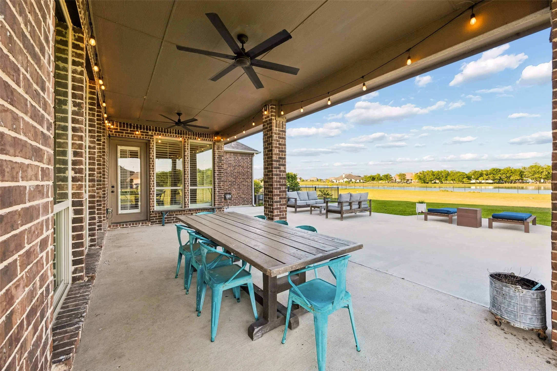 Single Family Residence For Sale in Rockwall County , 3030 Wincrest Drive, Rockwall, Texas 75032, 5 Bedroom, 5 Bathroom, 3 Garage spaces, 4,493 Sqft, built in 2014, mls#21266159, Real Estate Agent in Rockwall, Homes For Sale in Rockwall county, Homes For Sale in Rockwall, Realtor in Rockwall Texas, Real Estate Brokerage Independent Realty Texas, Luminita Cordes Realtor