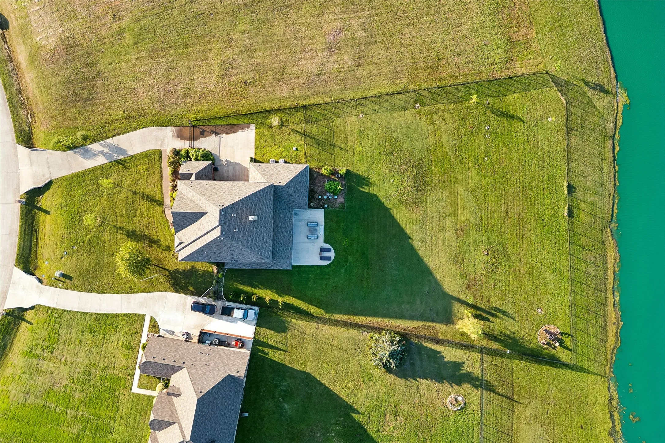 Single Family Residence For Sale in Rockwall County , 3030 Wincrest Drive, Rockwall, Texas 75032, 5 Bedroom, 5 Bathroom, 3 Garage spaces, 4,493 Sqft, built in 2014, mls#21266159, Real Estate Agent in Rockwall, Homes For Sale in Rockwall county, Homes For Sale in Rockwall, Realtor in Rockwall Texas, Real Estate Brokerage Independent Realty Texas, Luminita Cordes Realtor