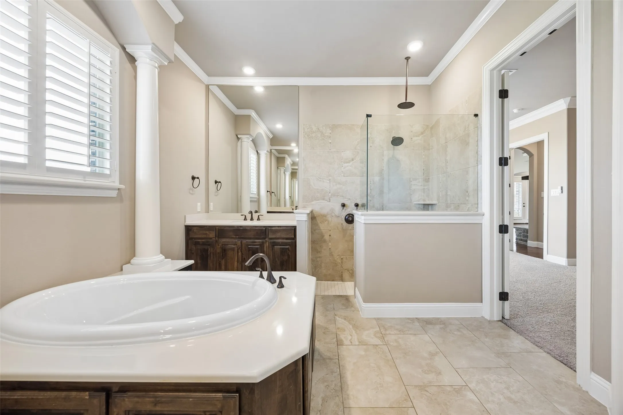 Single Family Residence For Sale in Rockwall County , 3030 Wincrest Drive, Rockwall, Texas 75032, 5 Bedroom, 5 Bathroom, 3 Garage spaces, 4,493 Sqft, built in 2014, mls#21266159, Real Estate Agent in Rockwall, Homes For Sale in Rockwall county, Homes For Sale in Rockwall, Realtor in Rockwall Texas, Real Estate Brokerage Independent Realty Texas, Luminita Cordes Realtor