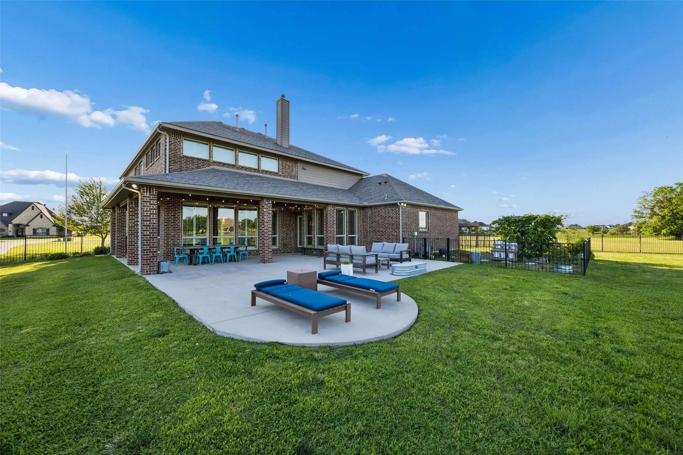 Single Family Residence For Sale in Rockwall County , 3030 Wincrest Drive, Rockwall, Texas 75032, 5 Bedroom, 5 Bathroom, 3 Garage spaces, 4,493 Sqft, built in 2014, mls#21266159, Real Estate Agent in Rockwall, Homes For Sale in Rockwall county, Homes For Sale in Rockwall, Realtor in Rockwall Texas, Real Estate Brokerage Independent Realty Texas, Luminita Cordes Realtor