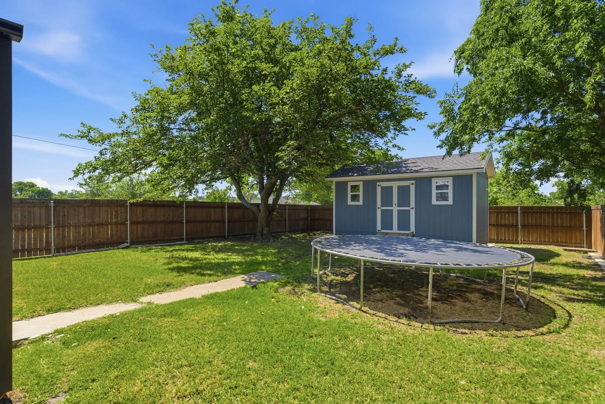 Single Family Residence For Sale in Grayson County , 401 W Mesquite Street, Gunter, Texas 75058, 2 Bedroom, 2 Bathroom, 2 Garage spaces, 1,338 Sqft, built in 1935, mls#21270438, Real Estate Agent in Gunter, Homes For Sale in Grayson county, Homes For Sale in Gunter, Realtor in Gunter Texas, Real Estate Brokerage Independent Realty Texas, Luminita Cordes Realtor