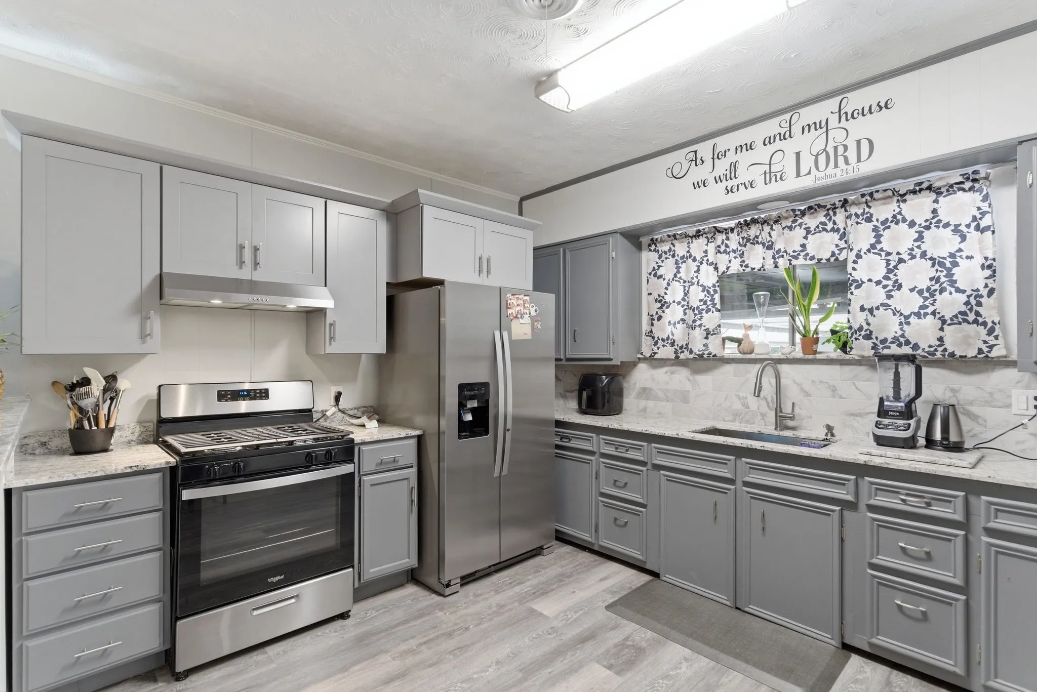 Single Family Residence For Sale in Grayson County , 401 W Mesquite Street, Gunter, Texas 75058, 2 Bedroom, 2 Bathroom, 2 Garage spaces, 1,338 Sqft, built in 1935, mls#21270438, Real Estate Agent in Gunter, Homes For Sale in Grayson county, Homes For Sale in Gunter, Realtor in Gunter Texas, Real Estate Brokerage Independent Realty Texas, Luminita Cordes Realtor