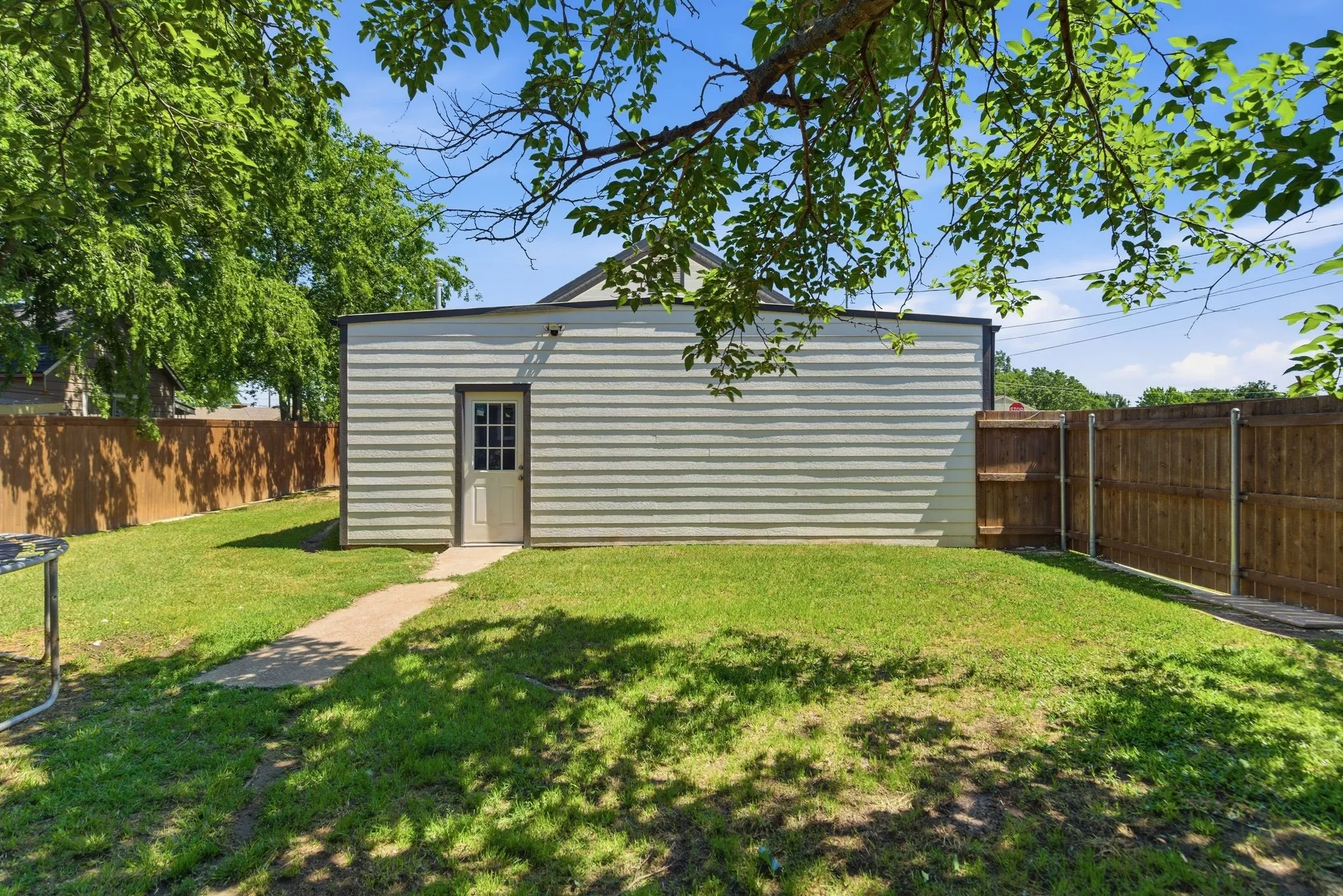 Single Family Residence For Sale in Grayson County , 401 W Mesquite Street, Gunter, Texas 75058, 2 Bedroom, 2 Bathroom, 2 Garage spaces, 1,338 Sqft, built in 1935, mls#21270438, Real Estate Agent in Gunter, Homes For Sale in Grayson county, Homes For Sale in Gunter, Realtor in Gunter Texas, Real Estate Brokerage Independent Realty Texas, Luminita Cordes Realtor