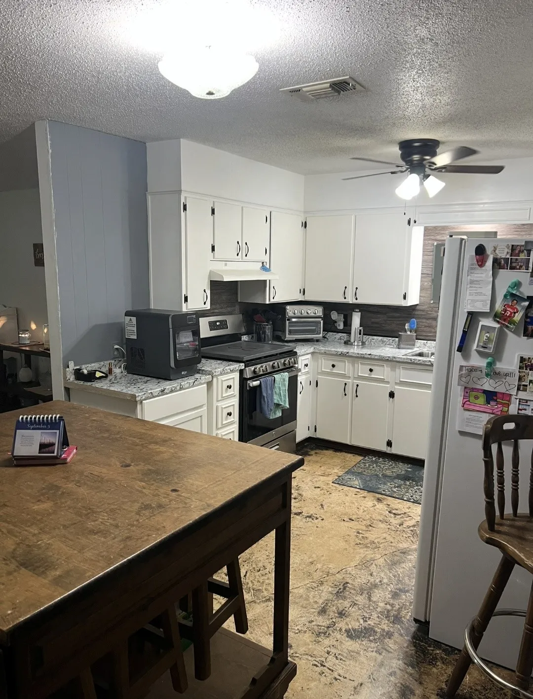 Single Family Residence For Sale in Lamar County , 440 S Bois D Arc Street, Blossom, Texas 75416, 4 Bedroom, 2 Bathroom, Garage spaces, 1,850 Sqft, built in 1981, mls#21267738, Real Estate Agent in Blossom, Homes For Sale in Lamar county, Homes For Sale in Blossom, Realtor in Blossom Texas, Real Estate Brokerage Independent Realty Texas, Luminita Cordes Realtor