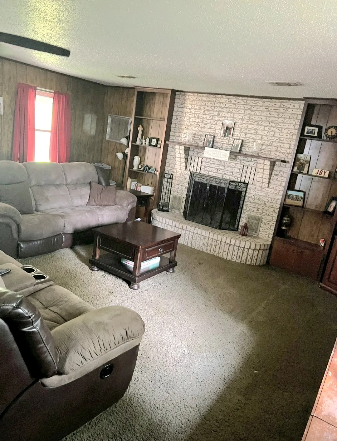 Single Family Residence For Sale in Lamar County , 440 S Bois D Arc Street, Blossom, Texas 75416, 4 Bedroom, 2 Bathroom, Garage spaces, 1,850 Sqft, built in 1981, mls#21267738, Real Estate Agent in Blossom, Homes For Sale in Lamar county, Homes For Sale in Blossom, Realtor in Blossom Texas, Real Estate Brokerage Independent Realty Texas, Luminita Cordes Realtor