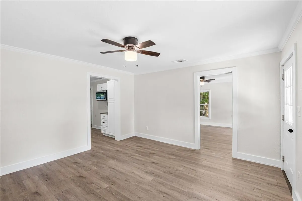 Single Family Residence For Sale in Navarro County , 1325 Navarro Drive, Corsicana, Texas 75110, 3 Bedrooms, 2 Bathrooms, Garage spaces, 1,172 Sqft, built in 1920, Price $189,999, mls#21270323, Real Estate Agent in Corsicana, Homes For Sale in Navarro county, Homes For Sale in Corsicana, Realtor in Corsicana Texas, Real Estate Brokerage Independent Realty Texas, Luminita Cordes Realtor