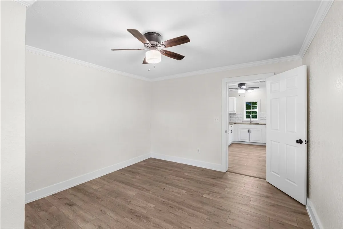 Single Family Residence For Sale in Navarro County , 1325 Navarro Drive, Corsicana, Texas 75110, 3 Bedrooms, 2 Bathrooms, Garage spaces, 1,172 Sqft, built in 1920, Price $189,999, mls#21270323, Real Estate Agent in Corsicana, Homes For Sale in Navarro county, Homes For Sale in Corsicana, Realtor in Corsicana Texas, Real Estate Brokerage Independent Realty Texas, Luminita Cordes Realtor