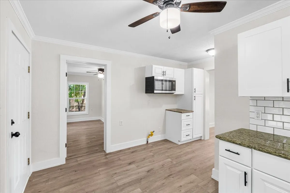 Single Family Residence For Sale in Navarro County , 1325 Navarro Drive, Corsicana, Texas 75110, 3 Bedrooms, 2 Bathrooms, Garage spaces, 1,172 Sqft, built in 1920, Price $189,999, mls#21270323, Real Estate Agent in Corsicana, Homes For Sale in Navarro county, Homes For Sale in Corsicana, Realtor in Corsicana Texas, Real Estate Brokerage Independent Realty Texas, Luminita Cordes Realtor