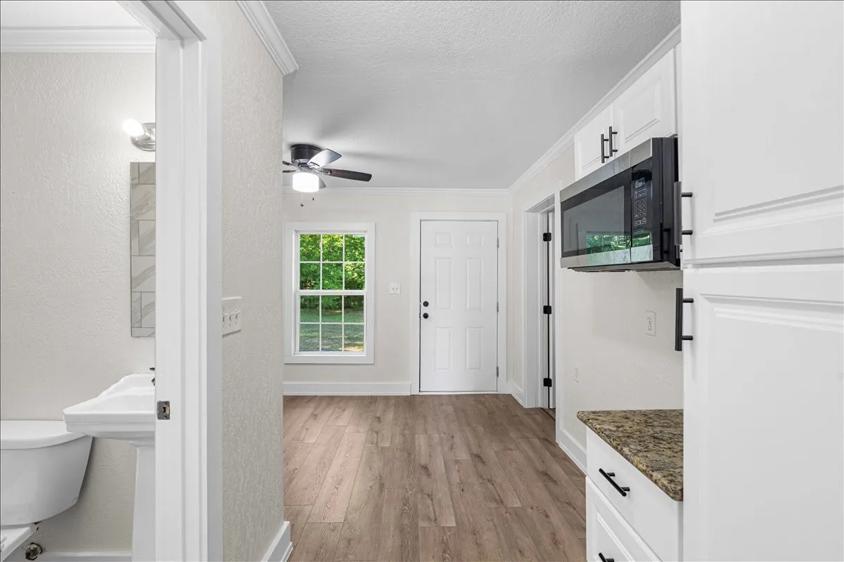 Single Family Residence For Sale in Navarro County , 1325 Navarro Drive, Corsicana, Texas 75110, 3 Bedrooms, 2 Bathrooms, Garage spaces, 1,172 Sqft, built in 1920, Price $189,999, mls#21270323, Real Estate Agent in Corsicana, Homes For Sale in Navarro county, Homes For Sale in Corsicana, Realtor in Corsicana Texas, Real Estate Brokerage Independent Realty Texas, Luminita Cordes Realtor