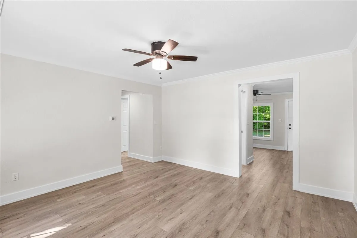Single Family Residence For Sale in Navarro County , 1325 Navarro Drive, Corsicana, Texas 75110, 3 Bedrooms, 2 Bathrooms, Garage spaces, 1,172 Sqft, built in 1920, Price $189,999, mls#21270323, Real Estate Agent in Corsicana, Homes For Sale in Navarro county, Homes For Sale in Corsicana, Realtor in Corsicana Texas, Real Estate Brokerage Independent Realty Texas, Luminita Cordes Realtor