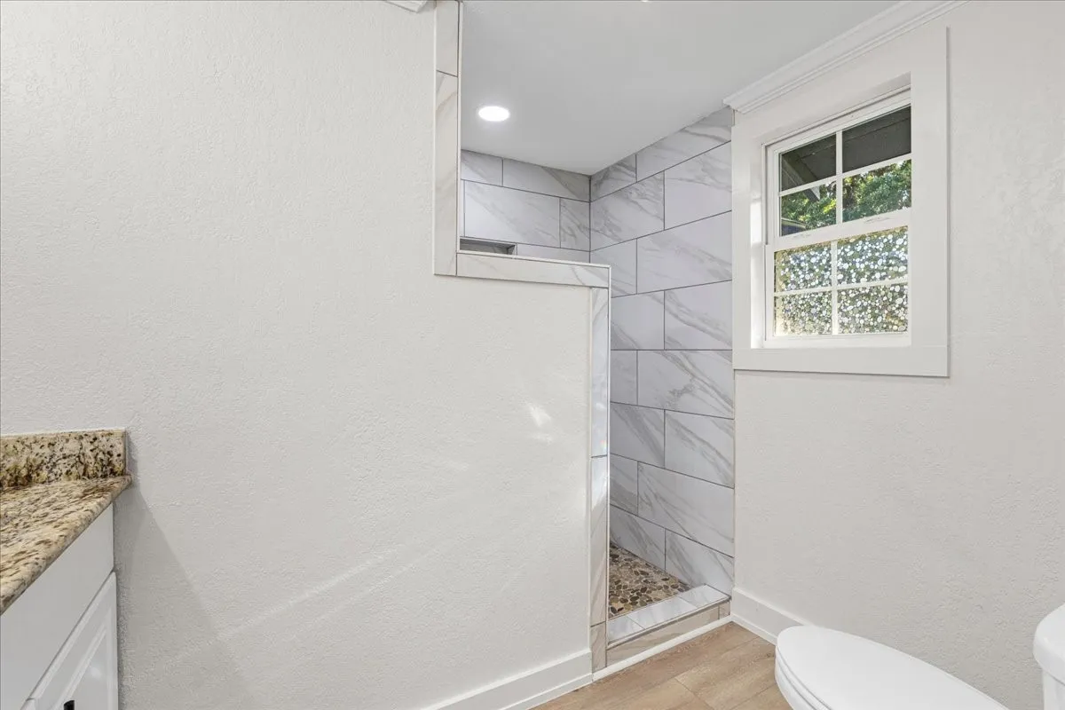 Single Family Residence For Sale in Navarro County , 1325 Navarro Drive, Corsicana, Texas 75110, 3 Bedrooms, 2 Bathrooms, Garage spaces, 1,172 Sqft, built in 1920, Price $189,999, mls#21270323, Real Estate Agent in Corsicana, Homes For Sale in Navarro county, Homes For Sale in Corsicana, Realtor in Corsicana Texas, Real Estate Brokerage Independent Realty Texas, Luminita Cordes Realtor