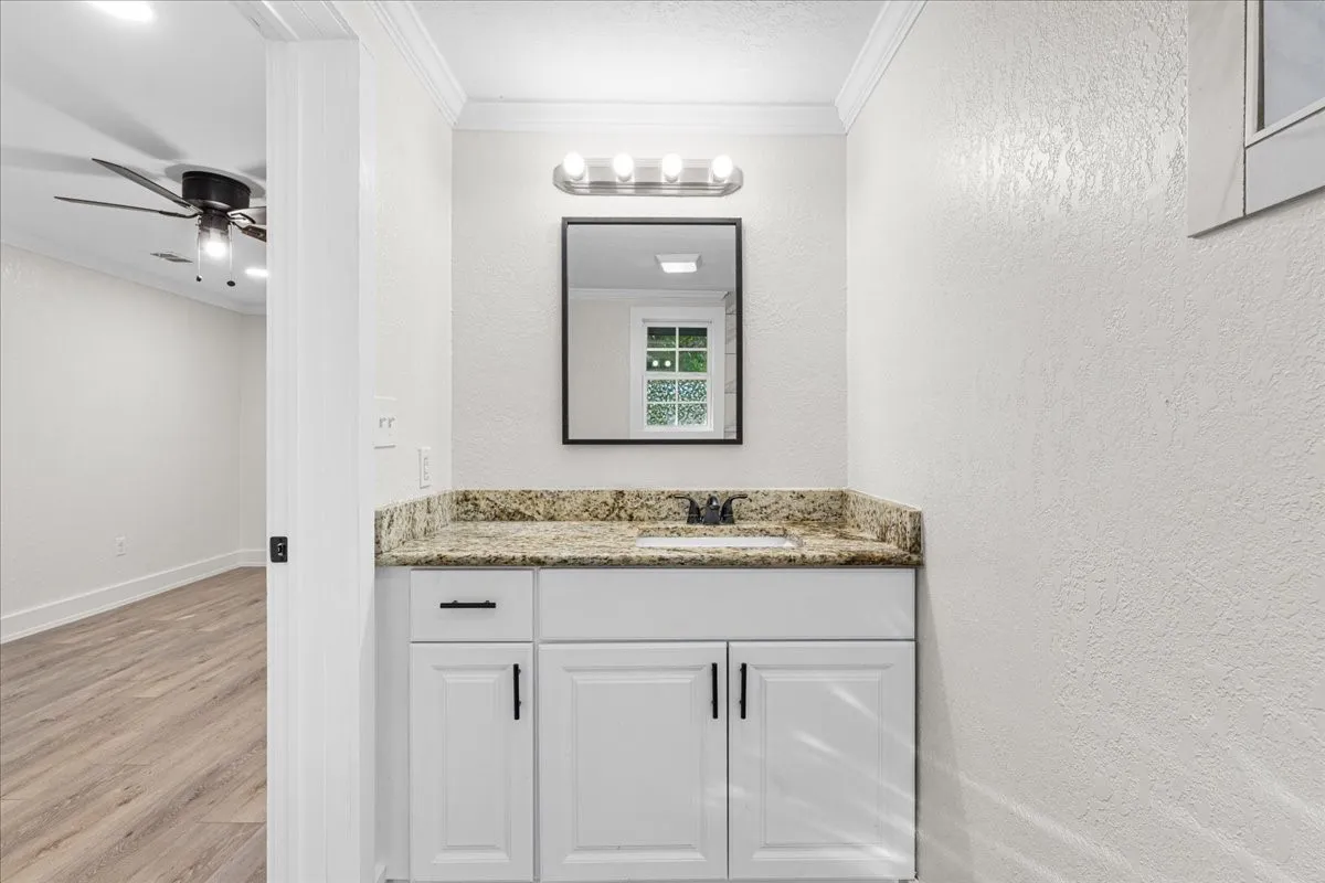 Single Family Residence For Sale in Navarro County , 1325 Navarro Drive, Corsicana, Texas 75110, 3 Bedrooms, 2 Bathrooms, Garage spaces, 1,172 Sqft, built in 1920, Price $189,999, mls#21270323, Real Estate Agent in Corsicana, Homes For Sale in Navarro county, Homes For Sale in Corsicana, Realtor in Corsicana Texas, Real Estate Brokerage Independent Realty Texas, Luminita Cordes Realtor