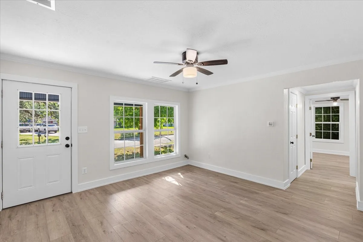 Single Family Residence For Sale in Navarro County , 1325 Navarro Drive, Corsicana, Texas 75110, 3 Bedrooms, 2 Bathrooms, Garage spaces, 1,172 Sqft, built in 1920, Price $189,999, mls#21270323, Real Estate Agent in Corsicana, Homes For Sale in Navarro county, Homes For Sale in Corsicana, Realtor in Corsicana Texas, Real Estate Brokerage Independent Realty Texas, Luminita Cordes Realtor