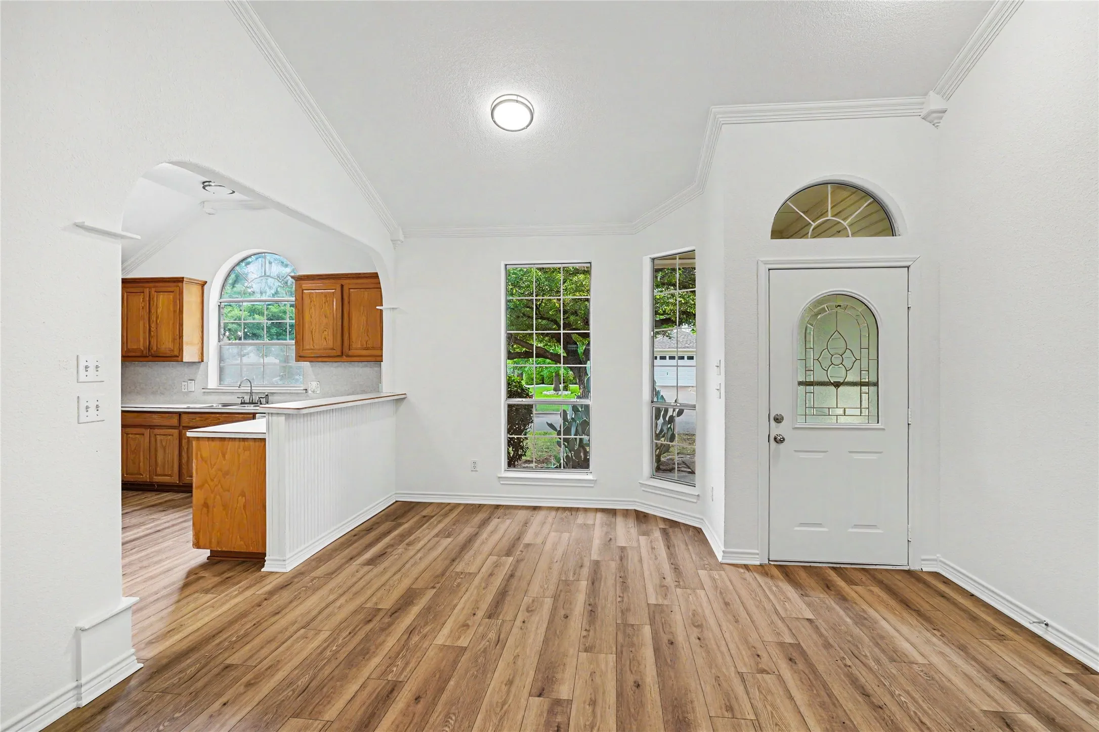 Single Family Residence For Sale in Hood County , 1504 Clover Lane, Granbury, Texas 76048, 3 Bedroom, 2 Bathroom, 2 Garage spaces, 1,586 Sqft, built in 1998, mls#21270475, Real Estate Agent in Granbury, Homes For Sale in Hood county, Homes For Sale in Granbury, Realtor in Granbury Texas, Real Estate Brokerage Independent Realty Texas, Luminita Cordes Realtor