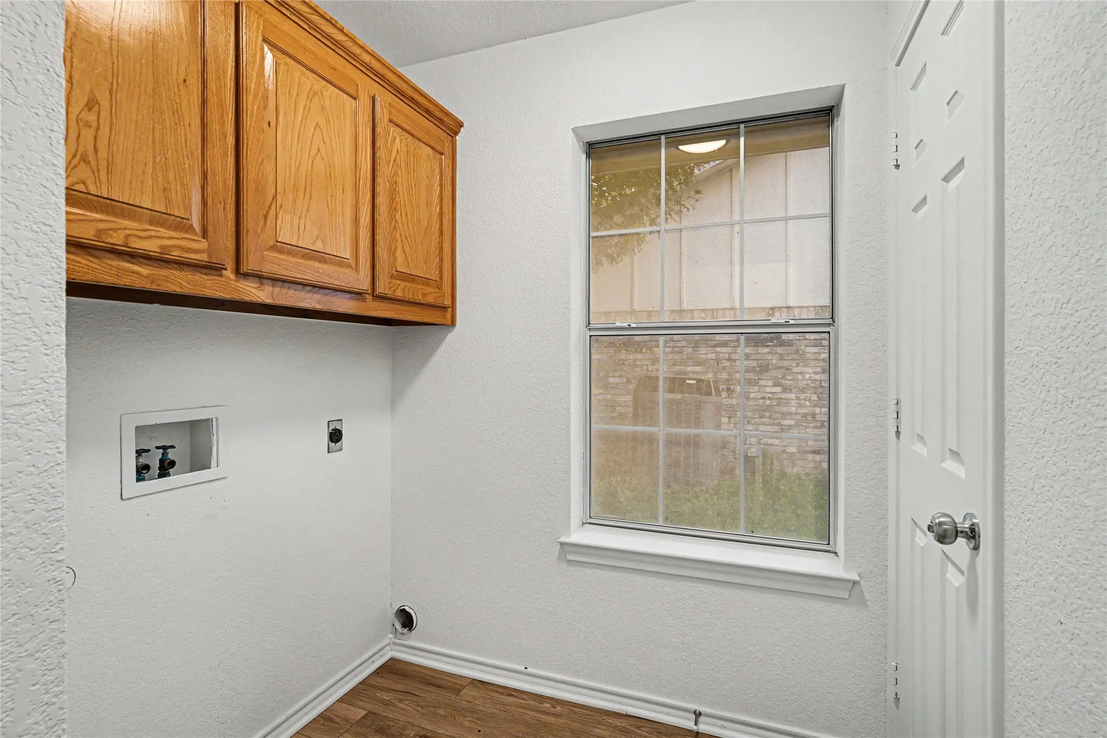 Single Family Residence For Sale in Hood County , 1504 Clover Lane, Granbury, Texas 76048, 3 Bedroom, 2 Bathroom, 2 Garage spaces, 1,586 Sqft, built in 1998, mls#21270475, Real Estate Agent in Granbury, Homes For Sale in Hood county, Homes For Sale in Granbury, Realtor in Granbury Texas, Real Estate Brokerage Independent Realty Texas, Luminita Cordes Realtor