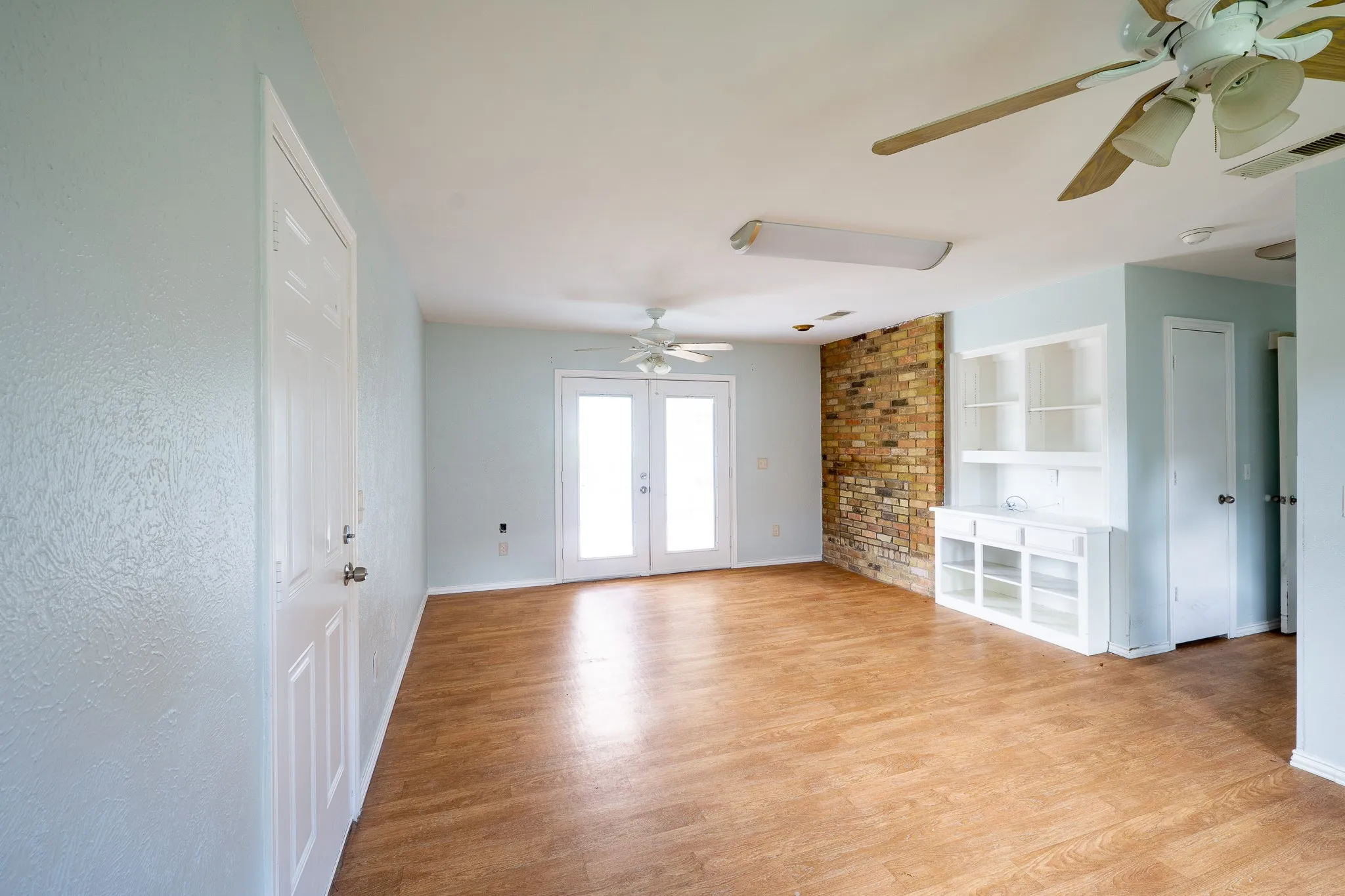Single Family Residence For Sale in Collin County , 3624 Big Horn Trail, Plano, Texas 75075, 3 Bedroom, 3 Bathroom, 2 Garage spaces, 2,227 Sqft, built in 1978, mls#21270045, Real Estate Agent in Plano, Homes For Sale in Collin county, Homes For Sale in Plano, Realtor in Plano Texas, Real Estate Brokerage Independent Realty Texas, Luminita Cordes Realtor