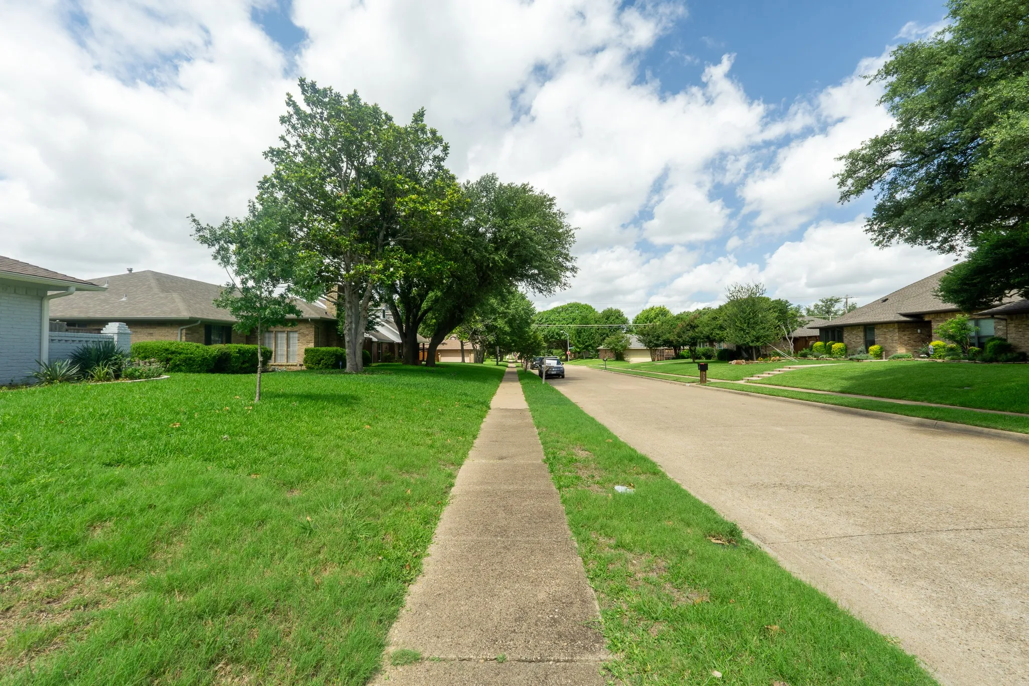 Single Family Residence For Sale in Collin County , 3624 Big Horn Trail, Plano, Texas 75075, 3 Bedroom, 3 Bathroom, 2 Garage spaces, 2,227 Sqft, built in 1978, mls#21270045, Real Estate Agent in Plano, Homes For Sale in Collin county, Homes For Sale in Plano, Realtor in Plano Texas, Real Estate Brokerage Independent Realty Texas, Luminita Cordes Realtor