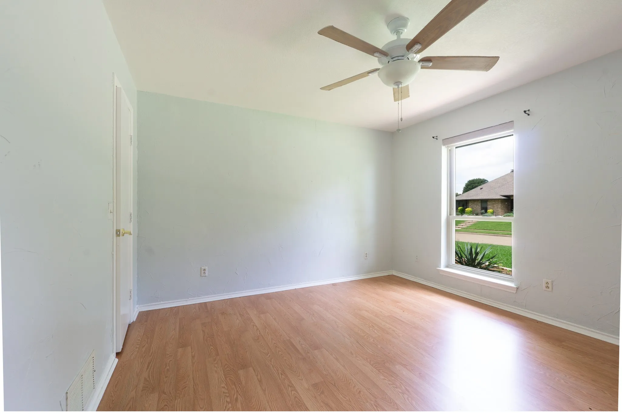 Single Family Residence For Sale in Collin County , 3624 Big Horn Trail, Plano, Texas 75075, 3 Bedroom, 3 Bathroom, 2 Garage spaces, 2,227 Sqft, built in 1978, mls#21270045, Real Estate Agent in Plano, Homes For Sale in Collin county, Homes For Sale in Plano, Realtor in Plano Texas, Real Estate Brokerage Independent Realty Texas, Luminita Cordes Realtor