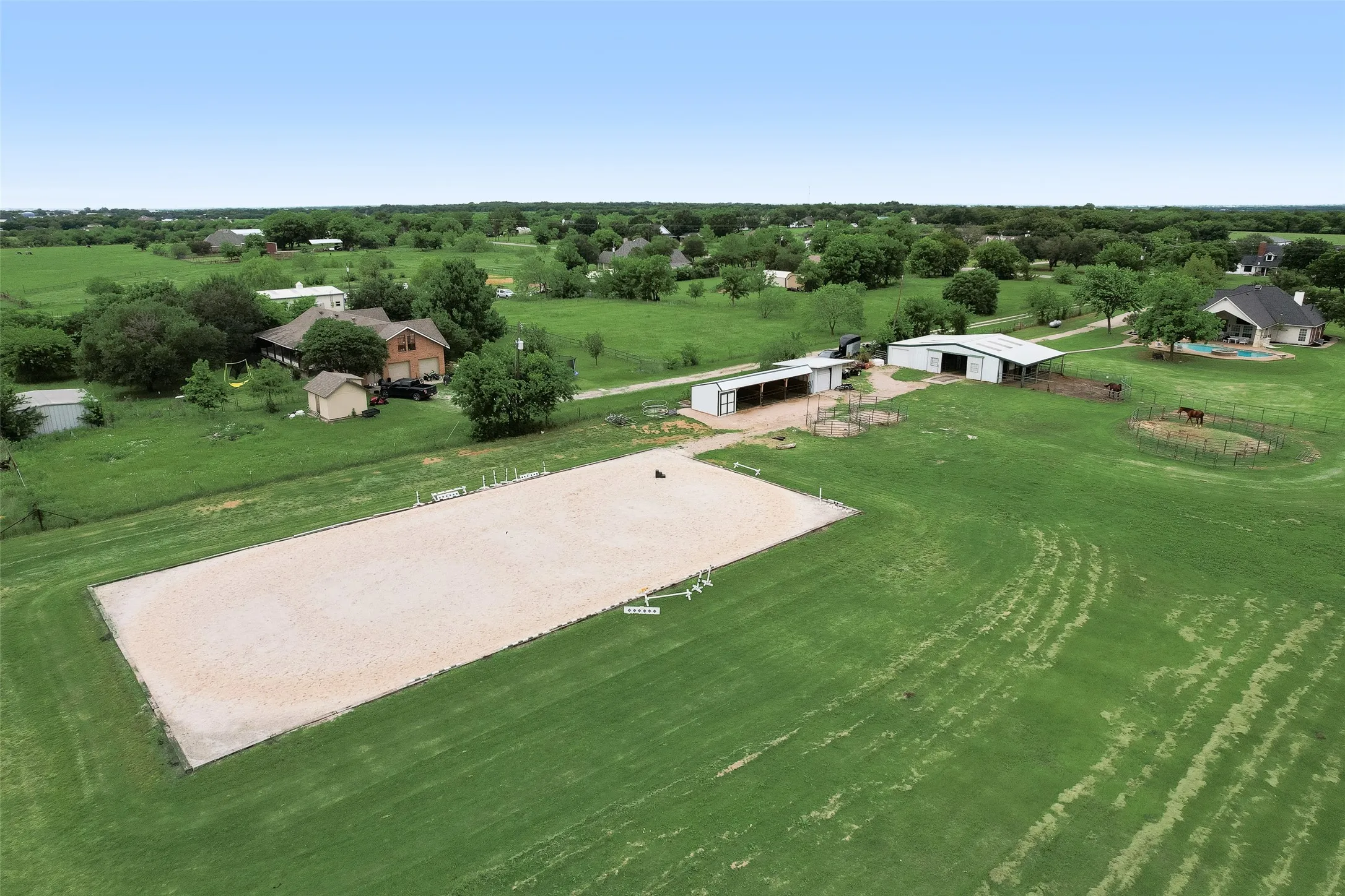 Single Family Residence For Sale in Kaufman County , 2169 County Road 4106, Kaufman, Texas 75142, 3 Bedroom, 2 Bathroom, Garage spaces, 3,010 Sqft, built in 1997, mls#21266666, Real Estate Agent in Kaufman, Homes For Sale in Kaufman county, Homes For Sale in Kaufman, Realtor in Kaufman Texas, Real Estate Brokerage Independent Realty Texas, Luminita Cordes Realtor