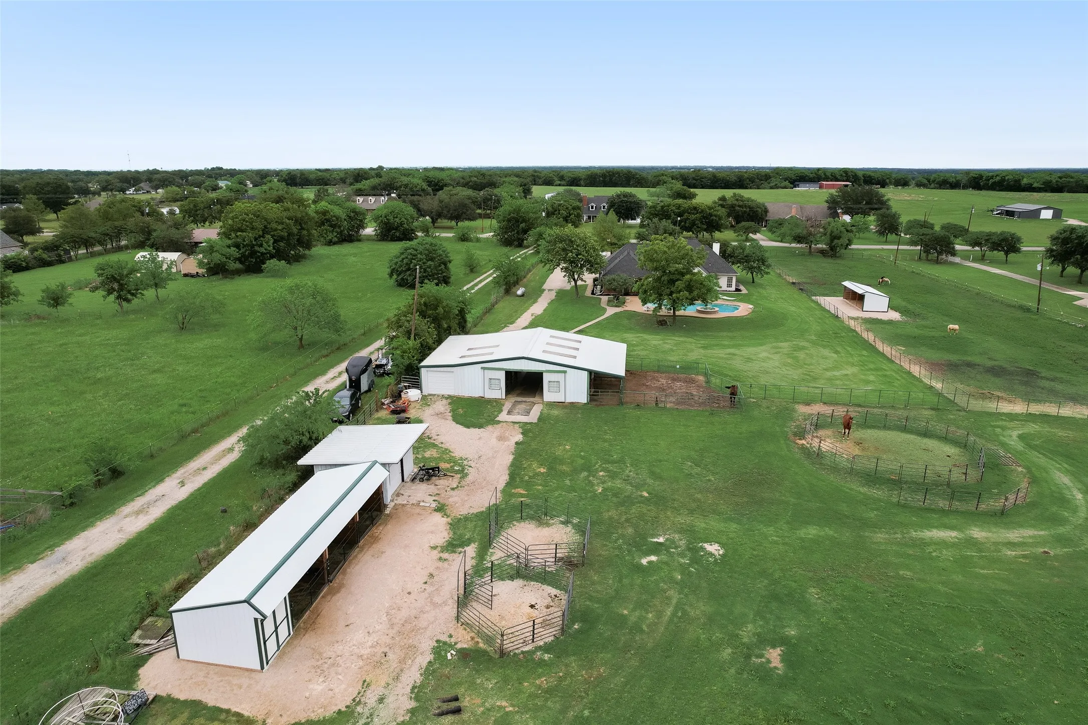 Single Family Residence For Sale in Kaufman County , 2169 County Road 4106, Kaufman, Texas 75142, 3 Bedroom, 2 Bathroom, Garage spaces, 3,010 Sqft, built in 1997, mls#21266666, Real Estate Agent in Kaufman, Homes For Sale in Kaufman county, Homes For Sale in Kaufman, Realtor in Kaufman Texas, Real Estate Brokerage Independent Realty Texas, Luminita Cordes Realtor