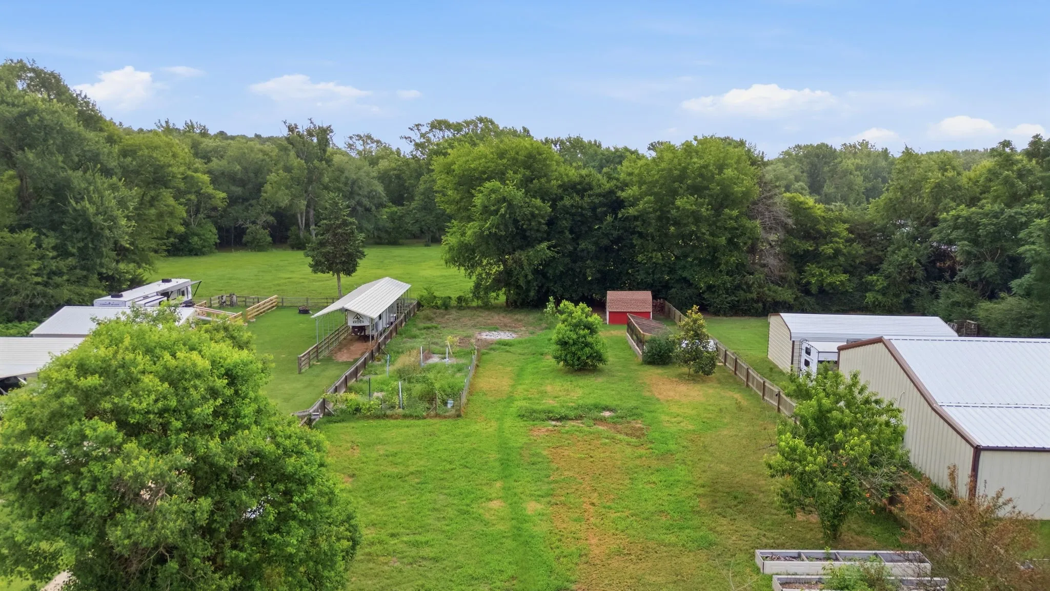 Single Family Residence For Sale in Smith County , 16465 County Road 196, Tyler, Texas 75703, 3 Bedroom, 2 Bathroom, 2 Garage spaces, 2,090 Sqft, built in 2007, mls#21266796, Real Estate Agent in Tyler, Homes For Sale in Smith county, Homes For Sale in Tyler, Realtor in Tyler Texas, Real Estate Brokerage Independent Realty Texas, Luminita Cordes Realtor