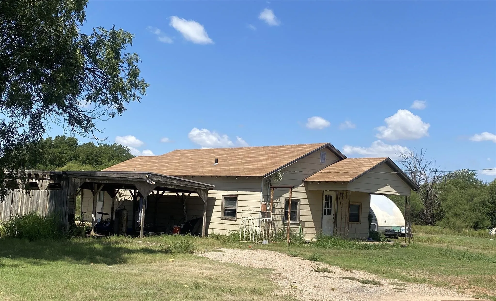 Single Family Residence For Sale in Haskell County , 912 Taylor Avenue, Rule, Texas 79547, 3 Bedrooms, 2 Bathrooms, Garage spaces, 1,056 Sqft, built in 1945, Price $79,900, mls#21270457, Real Estate Agent in Rule, Homes For Sale in Haskell county, Homes For Sale in Rule, Realtor in Rule Texas, Real Estate Brokerage Independent Realty Texas, Luminita Cordes Realtor