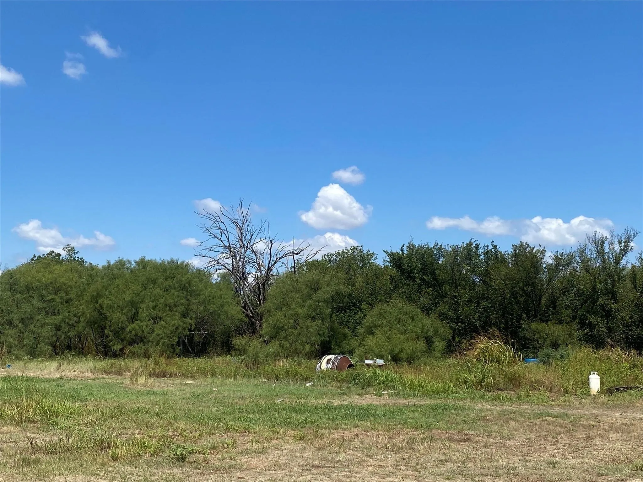 Single Family Residence For Sale in Haskell County , 912 Taylor Avenue, Rule, Texas 79547, 3 Bedrooms, 2 Bathrooms, Garage spaces, 1,056 Sqft, built in 1945, Price $79,900, mls#21270457, Real Estate Agent in Rule, Homes For Sale in Haskell county, Homes For Sale in Rule, Realtor in Rule Texas, Real Estate Brokerage Independent Realty Texas, Luminita Cordes Realtor