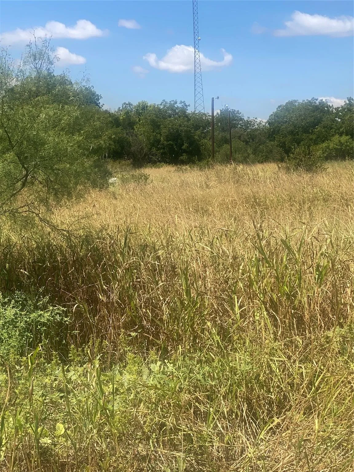 Single Family Residence For Sale in Haskell County , 912 Taylor Avenue, Rule, Texas 79547, 3 Bedrooms, 2 Bathrooms, Garage spaces, 1,056 Sqft, built in 1945, Price $79,900, mls#21270457, Real Estate Agent in Rule, Homes For Sale in Haskell county, Homes For Sale in Rule, Realtor in Rule Texas, Real Estate Brokerage Independent Realty Texas, Luminita Cordes Realtor