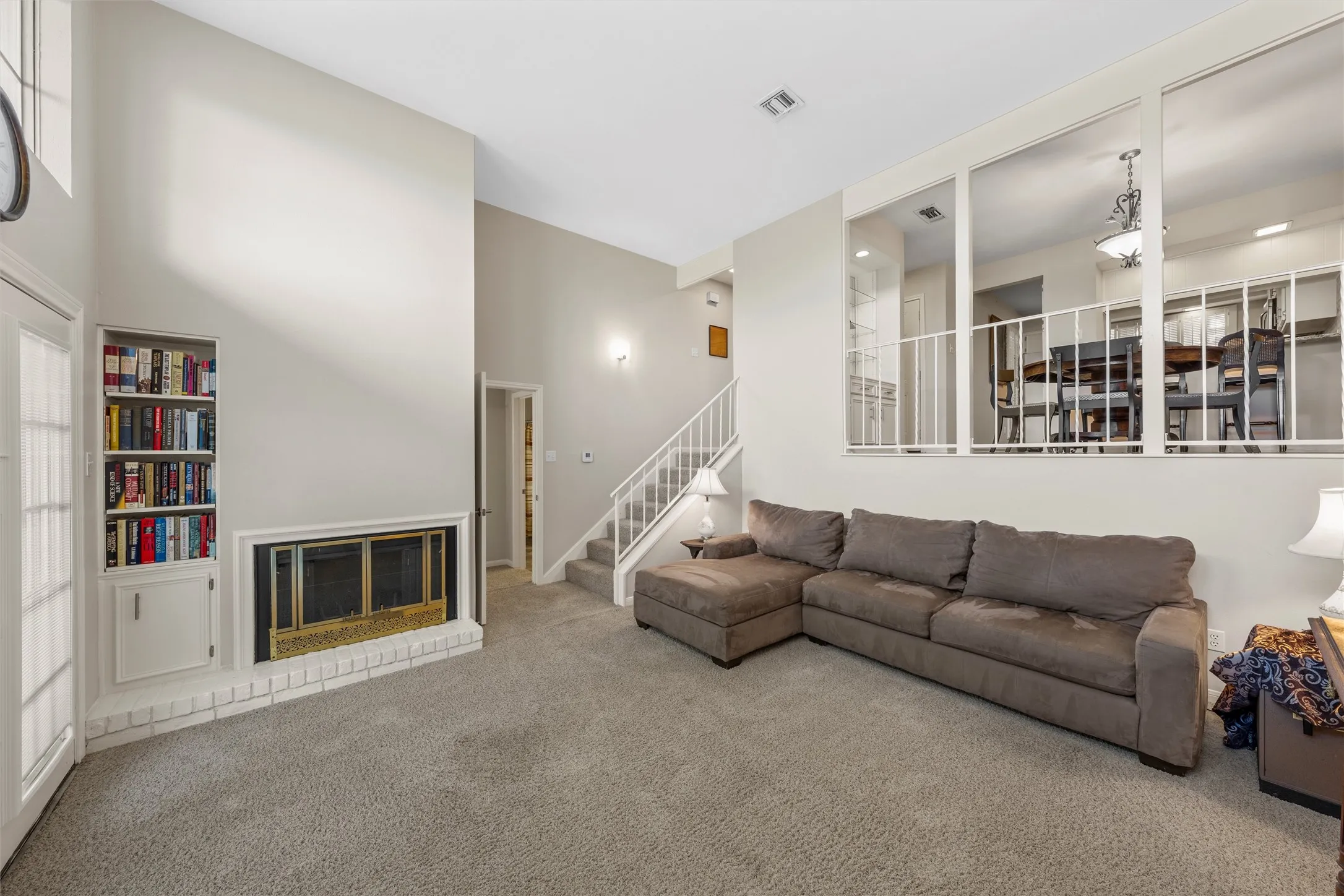 Condominium For Sale in Mc Lennan County , 2901 Lake Shore Drive 405, Waco, Texas 76708, 2 Bedroom, 2 Bathroom, Garage spaces, 1,178 Sqft, built in 1974, mls#21266043, Real Estate Agent in Waco, Homes For Sale in Mc Lennan county, Homes For Sale in Waco, Realtor in Waco Texas, Real Estate Brokerage Independent Realty Texas, Luminita Cordes Realtor
