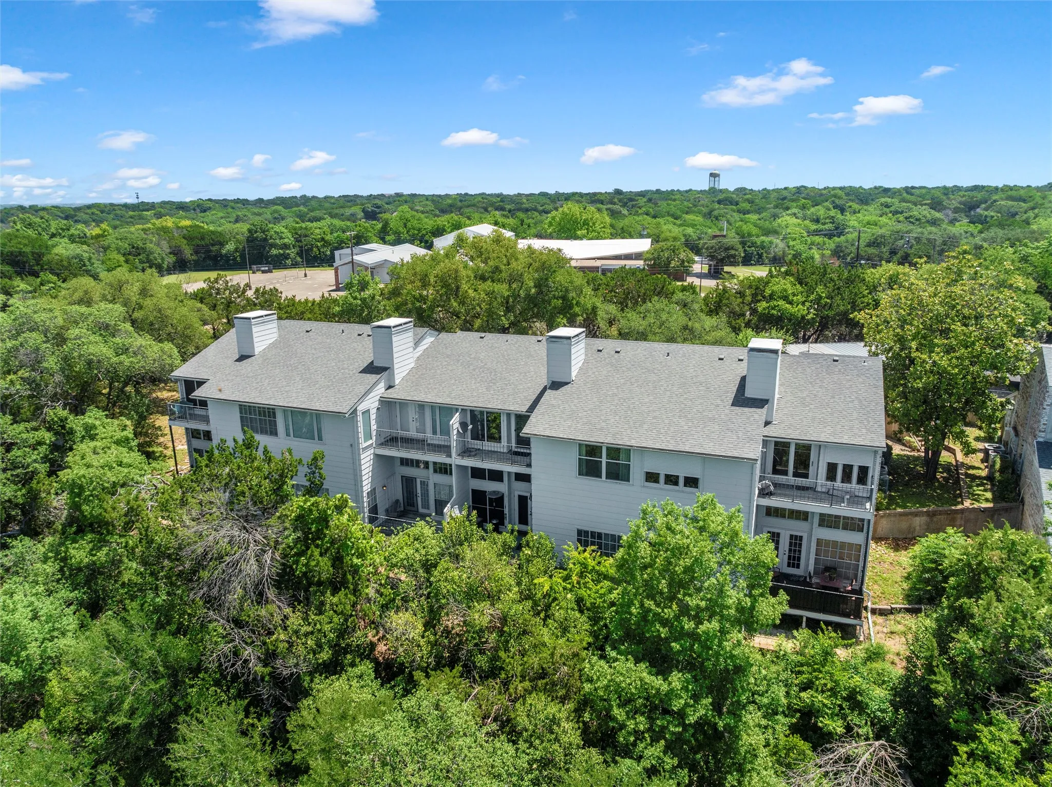 Condominium For Sale in Mc Lennan County , 2901 Lake Shore Drive 405, Waco, Texas 76708, 2 Bedroom, 2 Bathroom, Garage spaces, 1,178 Sqft, built in 1974, mls#21266043, Real Estate Agent in Waco, Homes For Sale in Mc Lennan county, Homes For Sale in Waco, Realtor in Waco Texas, Real Estate Brokerage Independent Realty Texas, Luminita Cordes Realtor