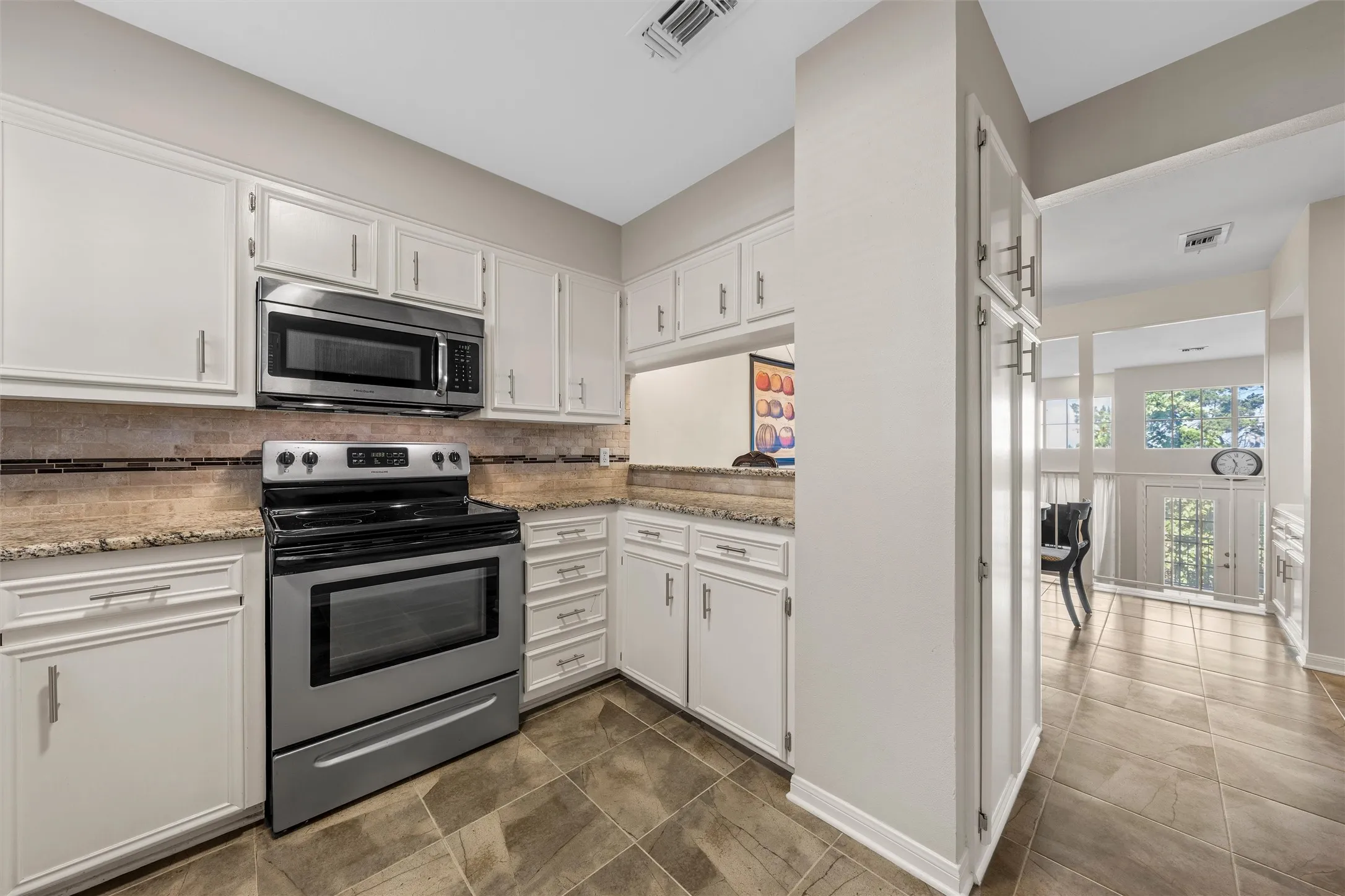 Condominium For Sale in Mc Lennan County , 2901 Lake Shore Drive 405, Waco, Texas 76708, 2 Bedroom, 2 Bathroom, Garage spaces, 1,178 Sqft, built in 1974, mls#21266043, Real Estate Agent in Waco, Homes For Sale in Mc Lennan county, Homes For Sale in Waco, Realtor in Waco Texas, Real Estate Brokerage Independent Realty Texas, Luminita Cordes Realtor