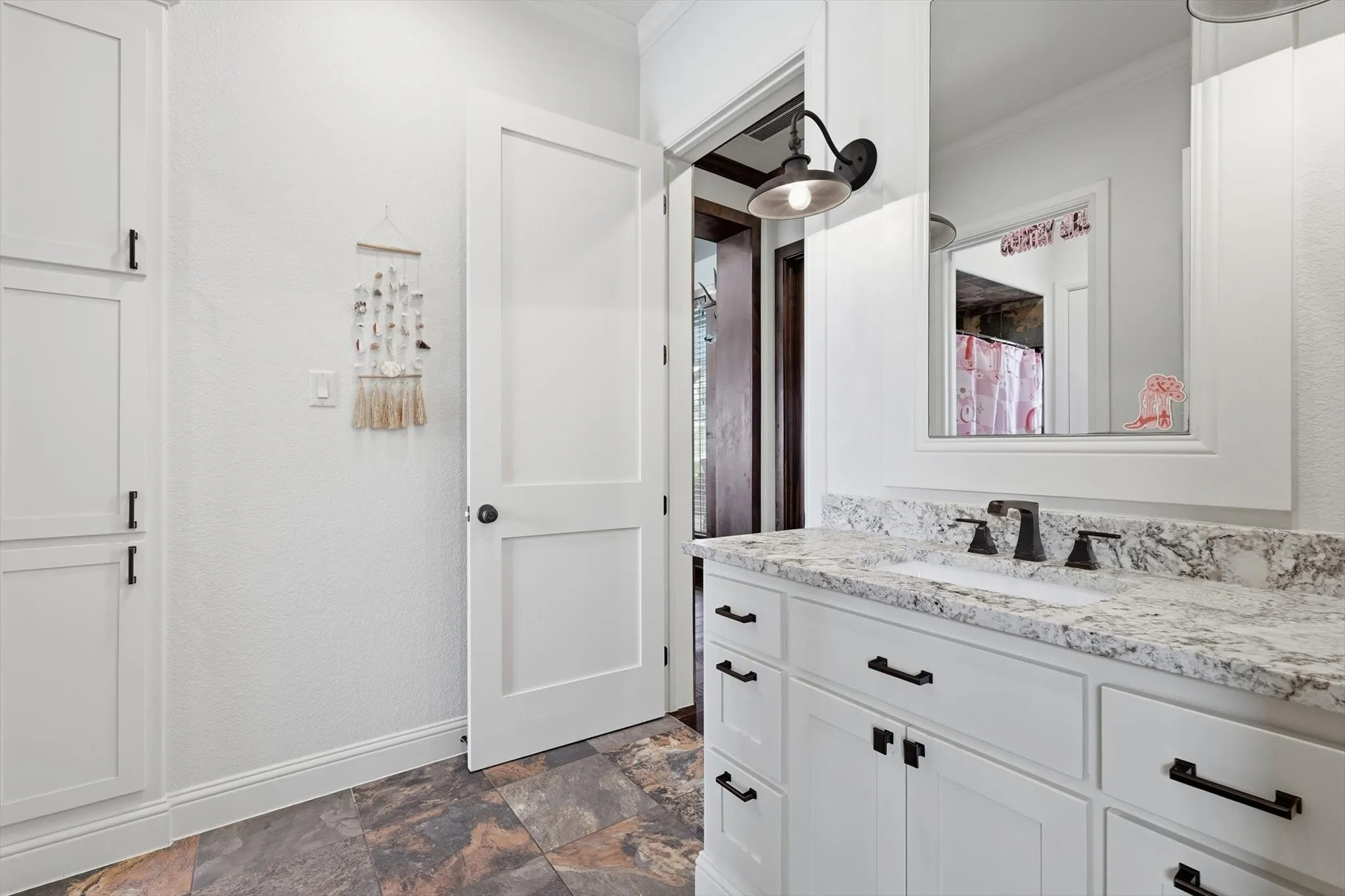 Single Family Residence For Sale in Johnson County , 9112 Sirius Lane, Godley, Texas 76044, 3 Bedroom, 3 Bathroom, 3 Garage spaces, 3,054 Sqft, built in 2018, mls#21269051, Real Estate Agent in Godley, Homes For Sale in Johnson county, Homes For Sale in Godley, Realtor in Godley Texas, Real Estate Brokerage Independent Realty Texas, Luminita Cordes Realtor