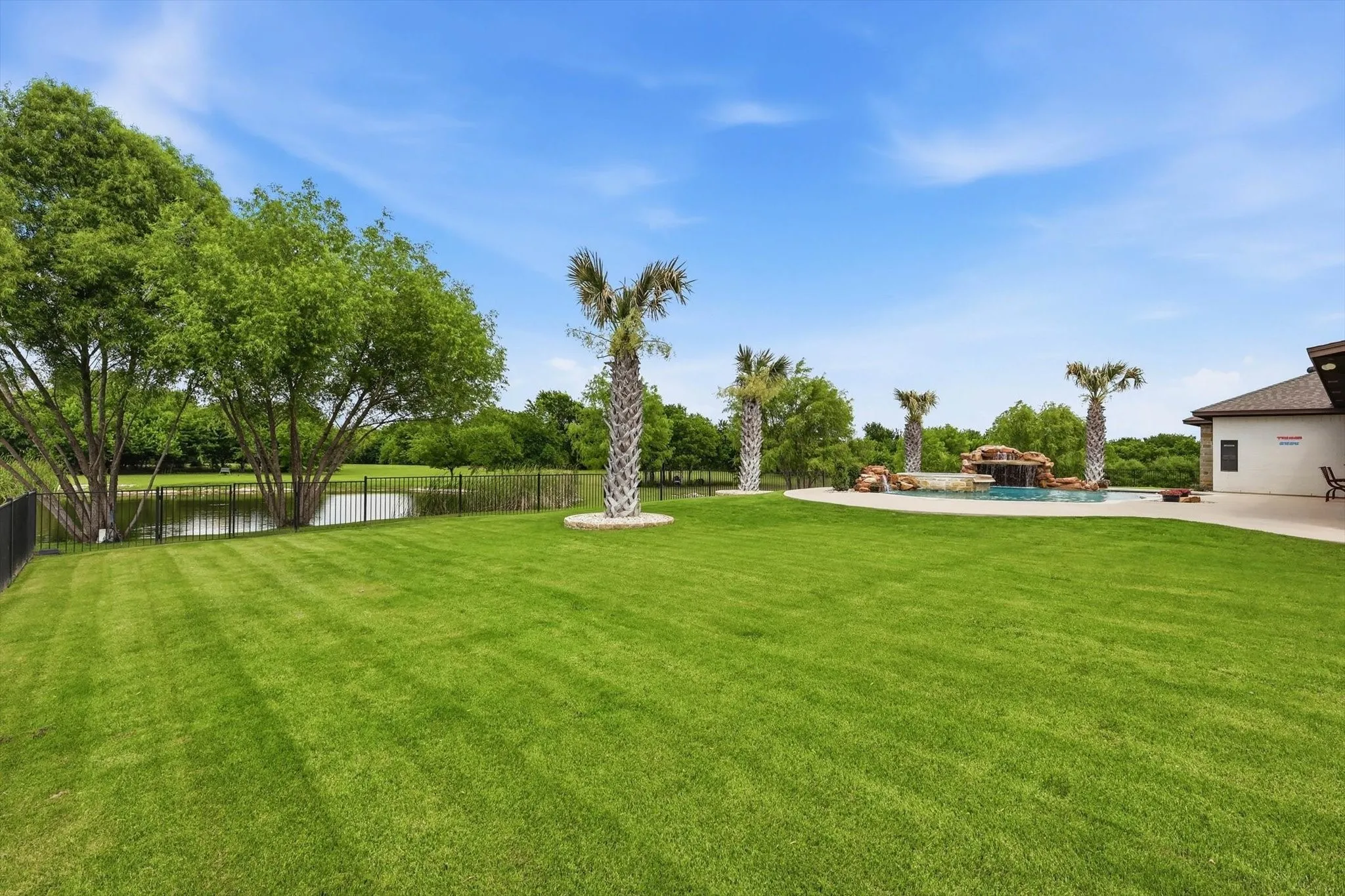 Single Family Residence For Sale in Johnson County , 9112 Sirius Lane, Godley, Texas 76044, 3 Bedroom, 3 Bathroom, 3 Garage spaces, 3,054 Sqft, built in 2018, mls#21269051, Real Estate Agent in Godley, Homes For Sale in Johnson county, Homes For Sale in Godley, Realtor in Godley Texas, Real Estate Brokerage Independent Realty Texas, Luminita Cordes Realtor