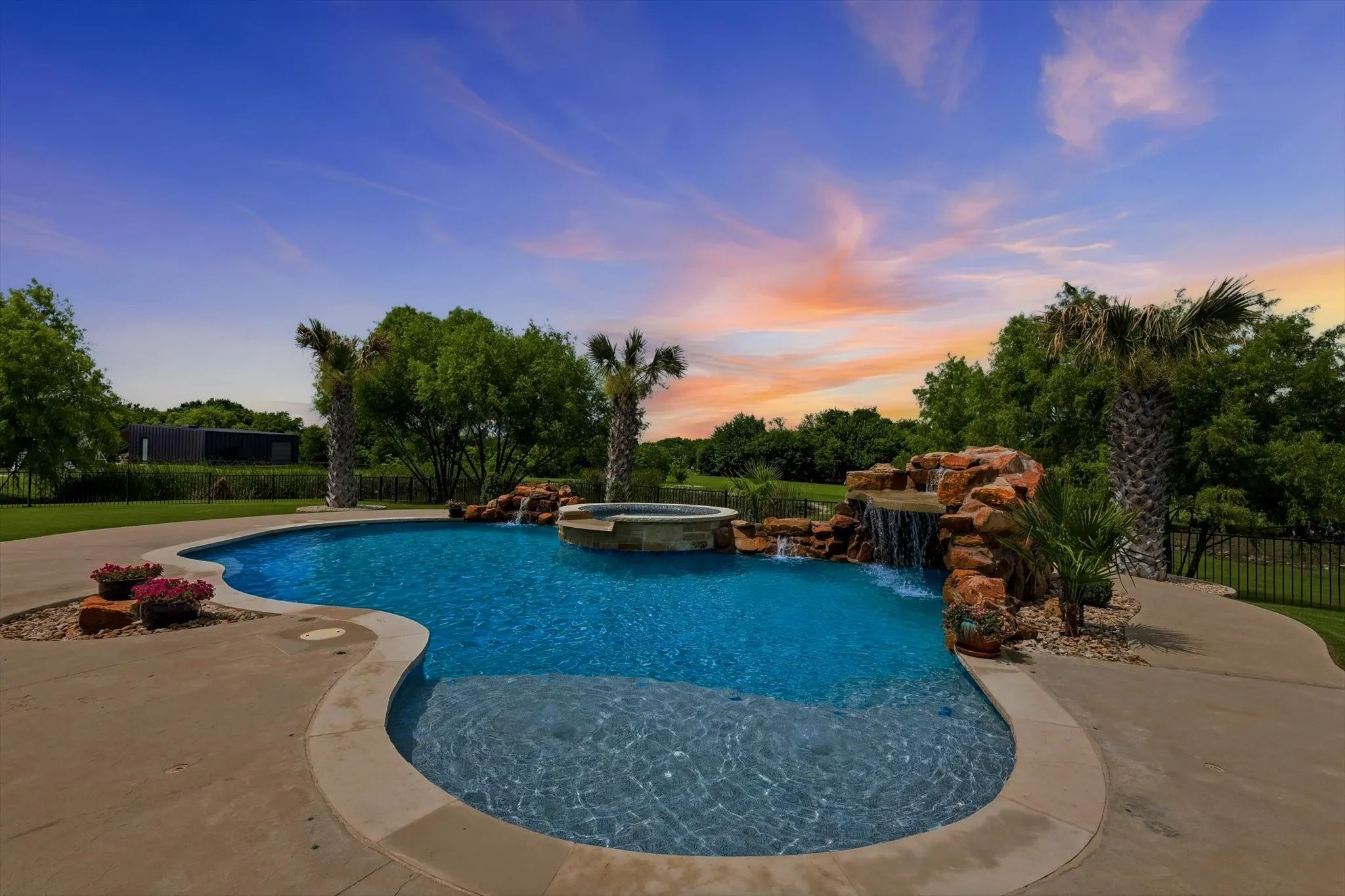 Single Family Residence For Sale in Johnson County , 9112 Sirius Lane, Godley, Texas 76044, 3 Bedroom, 3 Bathroom, 3 Garage spaces, 3,054 Sqft, built in 2018, mls#21269051, Real Estate Agent in Godley, Homes For Sale in Johnson county, Homes For Sale in Godley, Realtor in Godley Texas, Real Estate Brokerage Independent Realty Texas, Luminita Cordes Realtor
