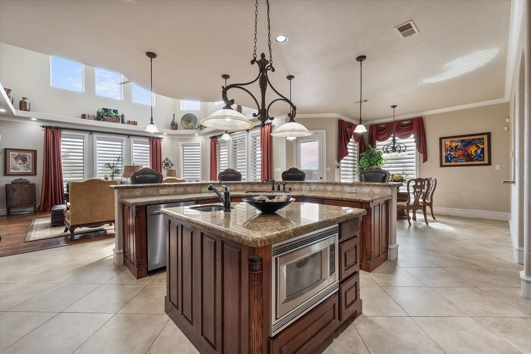 Single Family Residence For Sale in Ellis County , 160 Steel Dust Drive, Red Oak, Texas 75154, 4 Bedroom, 5 Bathroom, 3 Garage spaces, 4,984 Sqft, built in 2005, mls#21269564, Real Estate Agent in Red Oak, Homes For Sale in Ellis county, Homes For Sale in Red Oak, Realtor in Red Oak Texas, Real Estate Brokerage Independent Realty Texas, Luminita Cordes Realtor