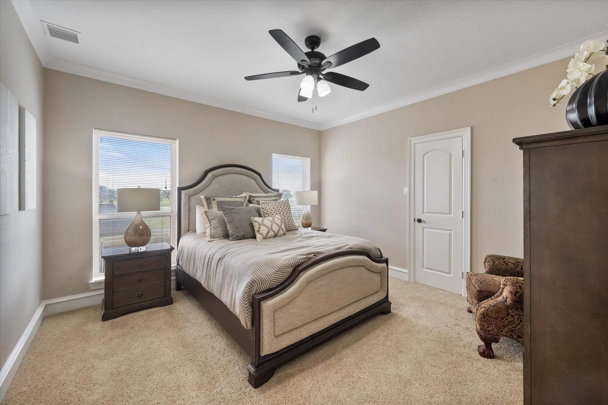Single Family Residence For Sale in Ellis County , 160 Steel Dust Drive, Red Oak, Texas 75154, 4 Bedroom, 5 Bathroom, 3 Garage spaces, 4,984 Sqft, built in 2005, mls#21269564, Real Estate Agent in Red Oak, Homes For Sale in Ellis county, Homes For Sale in Red Oak, Realtor in Red Oak Texas, Real Estate Brokerage Independent Realty Texas, Luminita Cordes Realtor