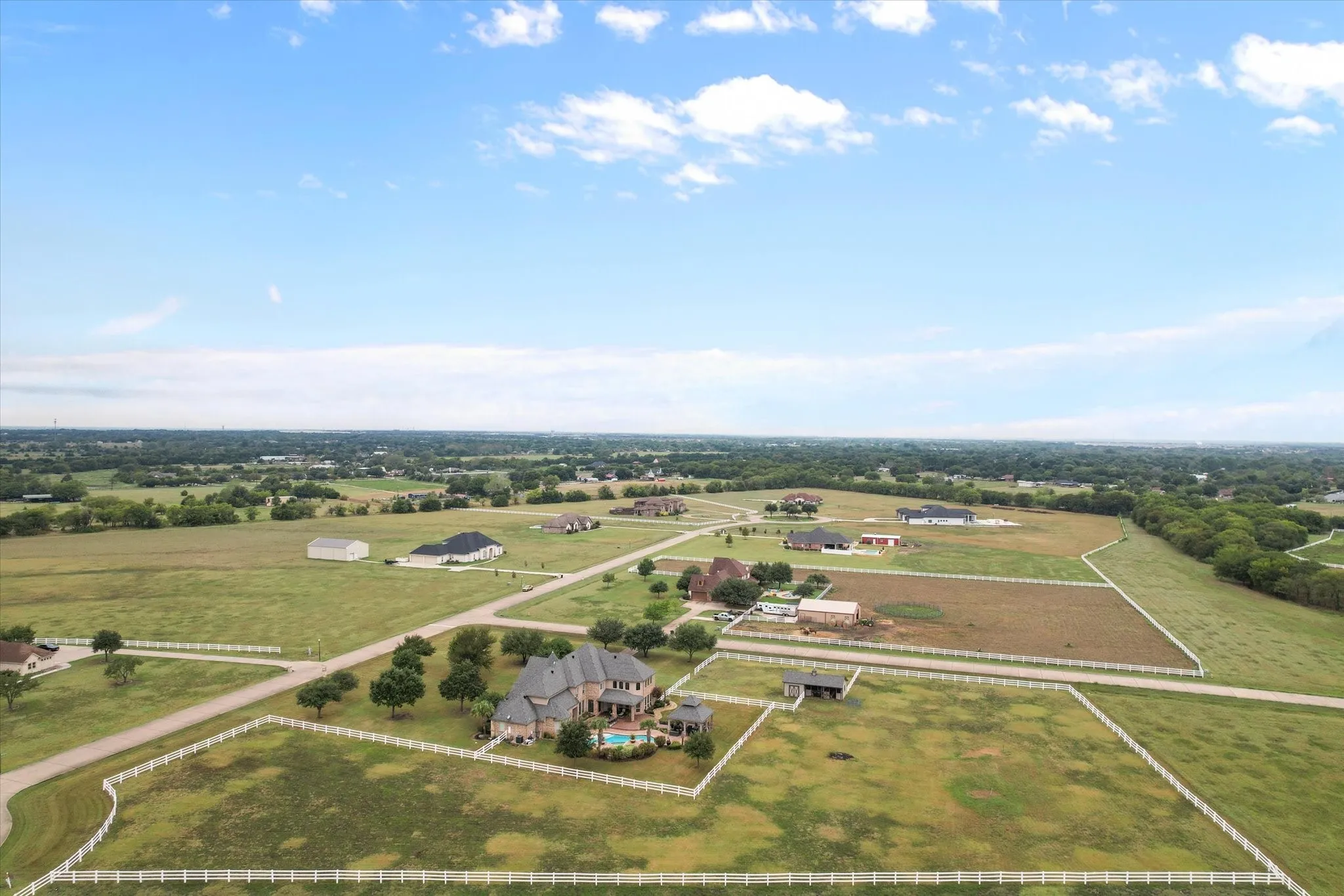 Single Family Residence For Sale in Ellis County , 160 Steel Dust Drive, Red Oak, Texas 75154, 4 Bedroom, 5 Bathroom, 3 Garage spaces, 4,984 Sqft, built in 2005, mls#21269564, Real Estate Agent in Red Oak, Homes For Sale in Ellis county, Homes For Sale in Red Oak, Realtor in Red Oak Texas, Real Estate Brokerage Independent Realty Texas, Luminita Cordes Realtor