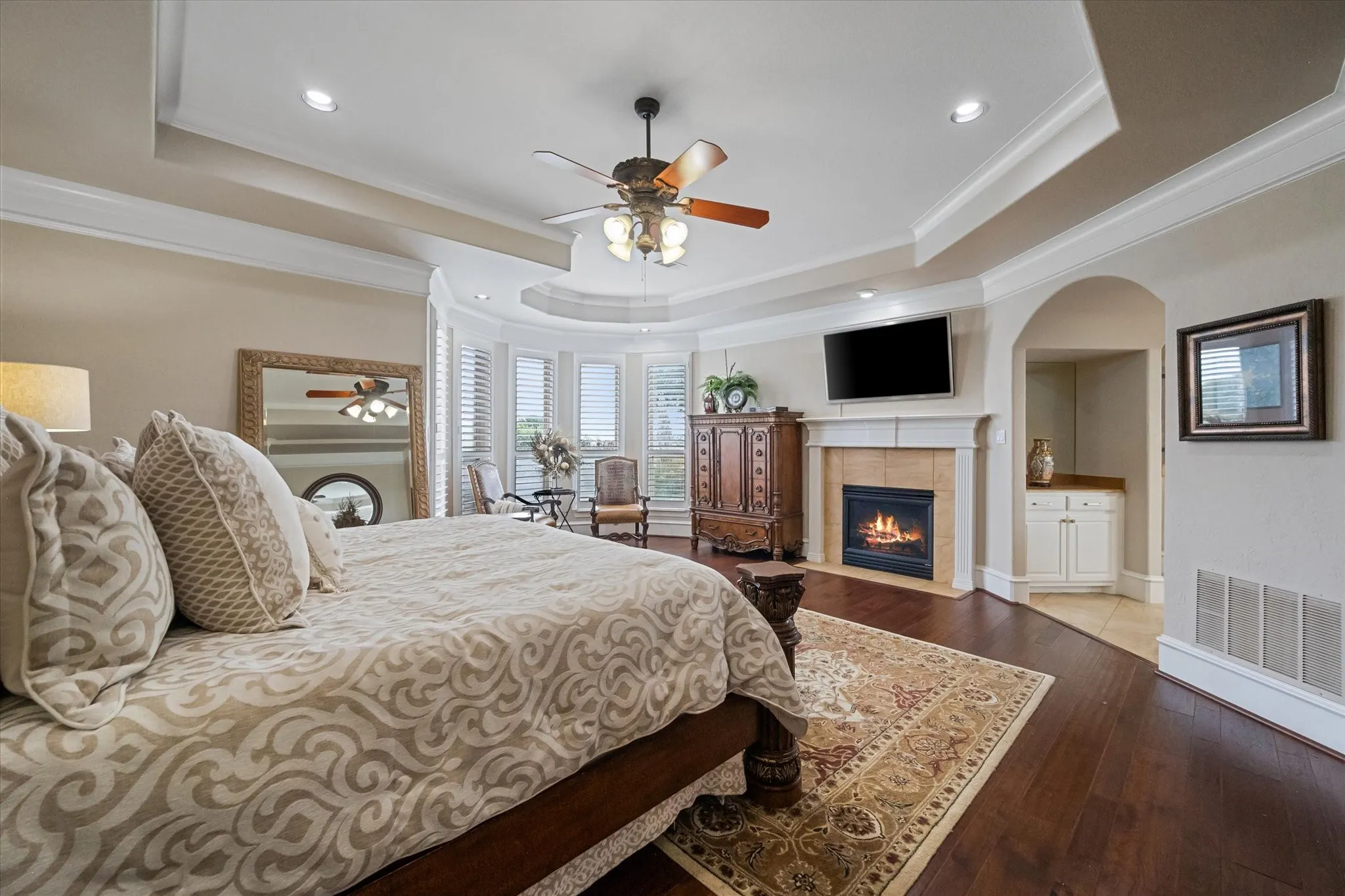 Single Family Residence For Sale in Ellis County , 160 Steel Dust Drive, Red Oak, Texas 75154, 4 Bedroom, 5 Bathroom, 3 Garage spaces, 4,984 Sqft, built in 2005, mls#21269564, Real Estate Agent in Red Oak, Homes For Sale in Ellis county, Homes For Sale in Red Oak, Realtor in Red Oak Texas, Real Estate Brokerage Independent Realty Texas, Luminita Cordes Realtor