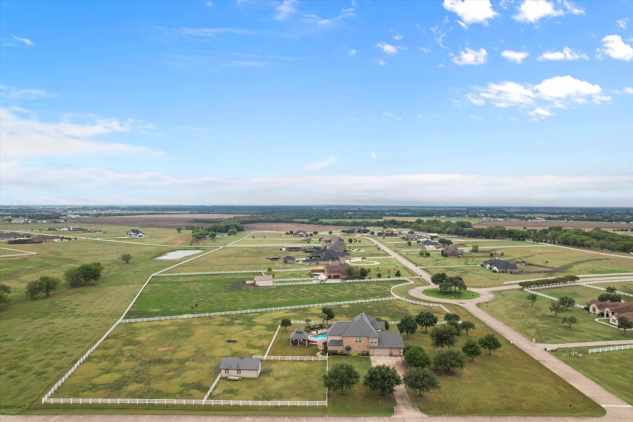 Single Family Residence For Sale in Ellis County , 160 Steel Dust Drive, Red Oak, Texas 75154, 4 Bedroom, 5 Bathroom, 3 Garage spaces, 4,984 Sqft, built in 2005, mls#21269564, Real Estate Agent in Red Oak, Homes For Sale in Ellis county, Homes For Sale in Red Oak, Realtor in Red Oak Texas, Real Estate Brokerage Independent Realty Texas, Luminita Cordes Realtor