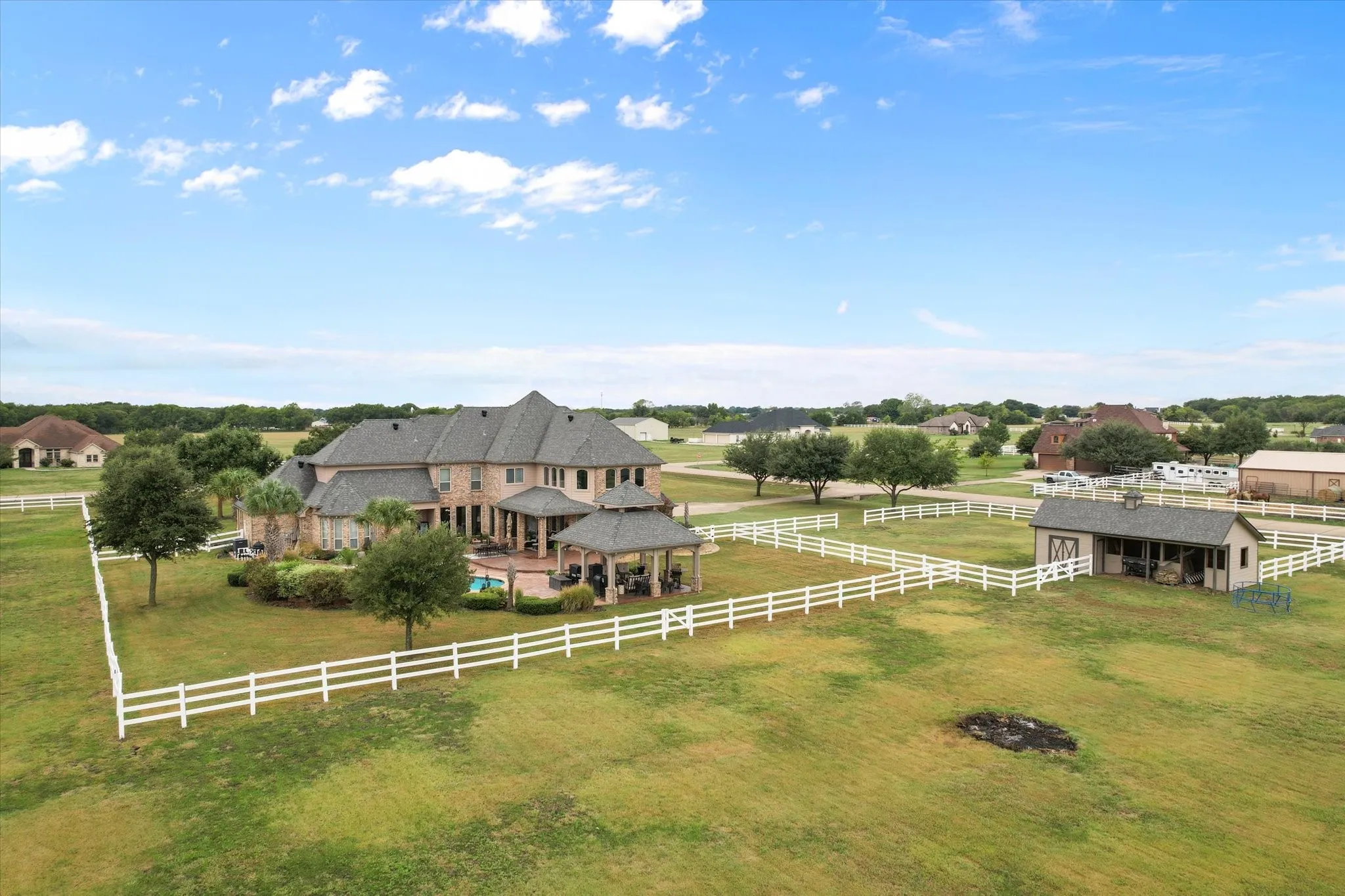 Single Family Residence For Sale in Ellis County , 160 Steel Dust Drive, Red Oak, Texas 75154, 4 Bedroom, 5 Bathroom, 3 Garage spaces, 4,984 Sqft, built in 2005, mls#21269564, Real Estate Agent in Red Oak, Homes For Sale in Ellis county, Homes For Sale in Red Oak, Realtor in Red Oak Texas, Real Estate Brokerage Independent Realty Texas, Luminita Cordes Realtor